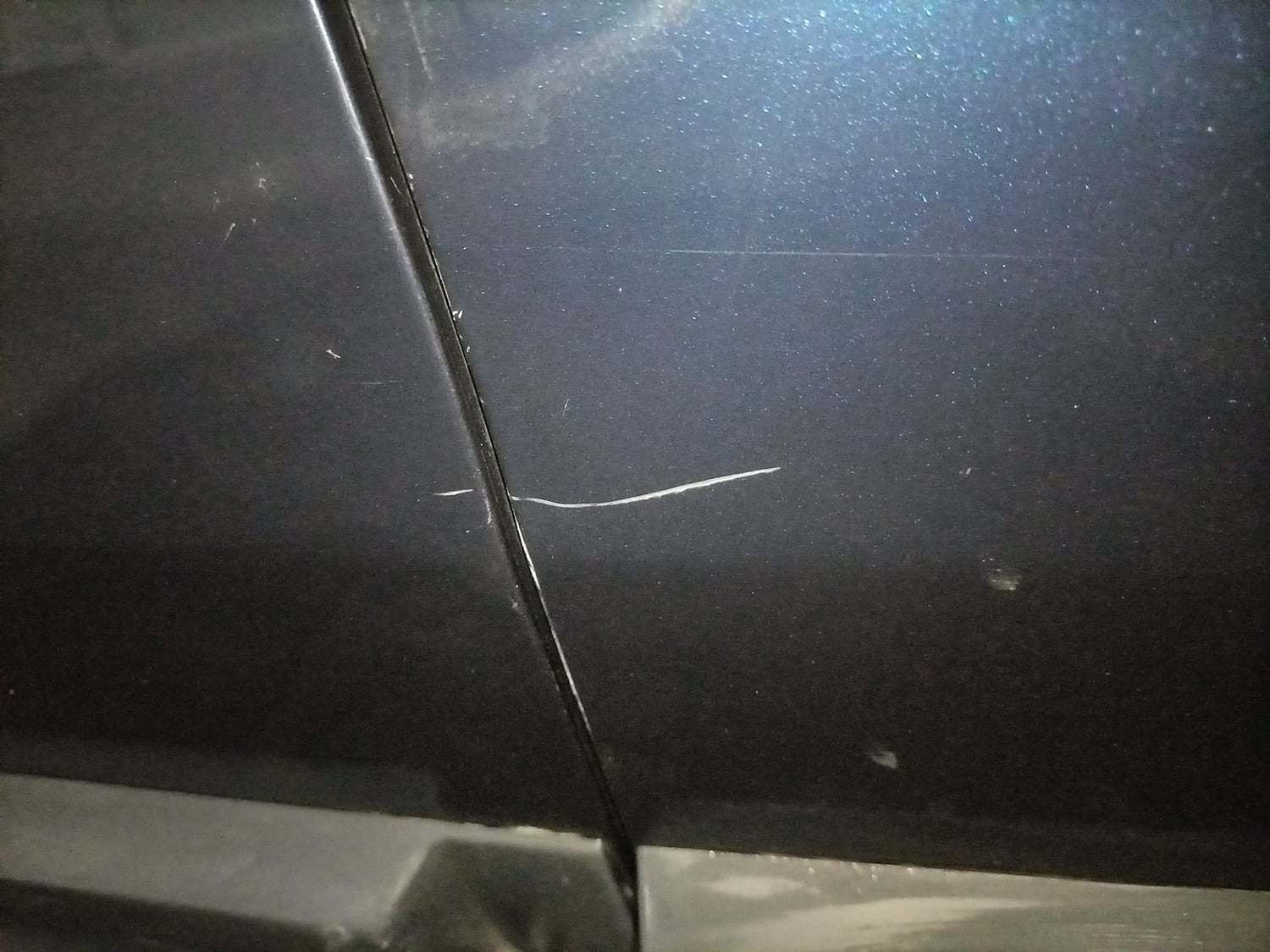 Used 2019 Tata Hexa XTA 4x2 6 STR Diesel Automatic dents MINOR SCRATCH