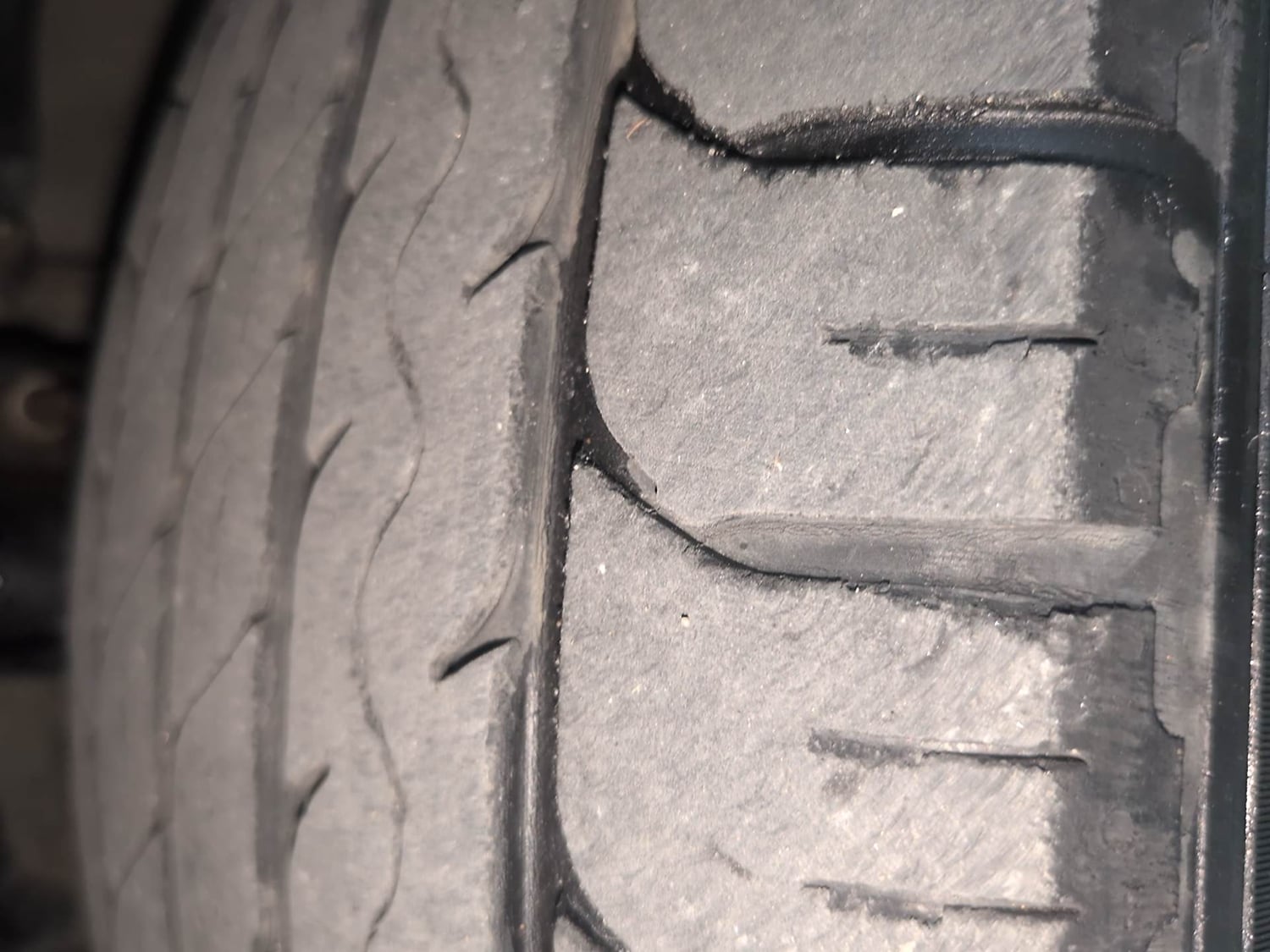Used 2015 Ford EcoSport Titanium 1.5L TDCi Diesel Manual tyres LEFT FRONT TYRE TREAD VIEW