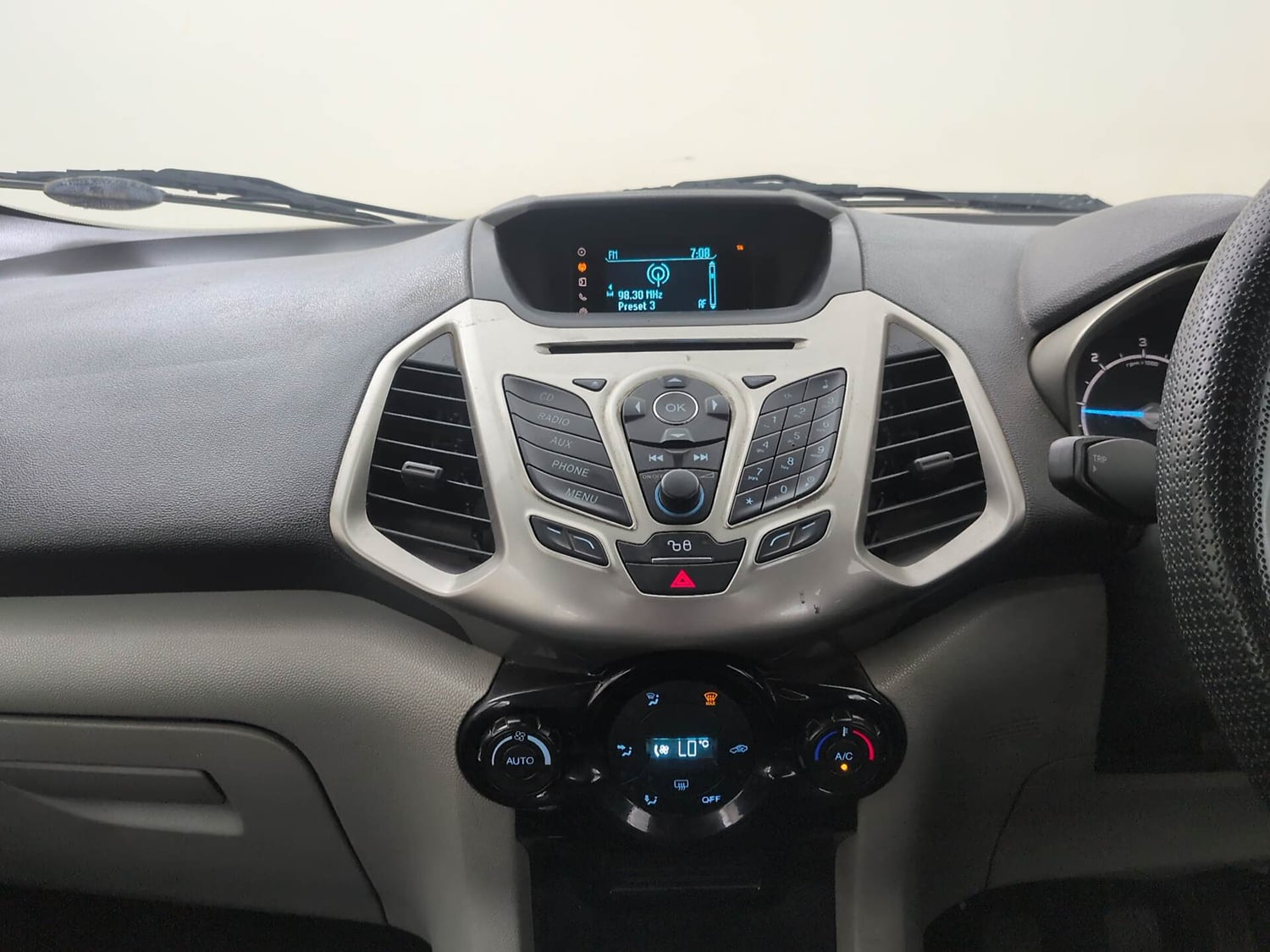 Used 2015 Ford EcoSport Titanium 1.5L TDCi Diesel Manual interior MUSIC SYSTEM & AC CONTROL VIEW