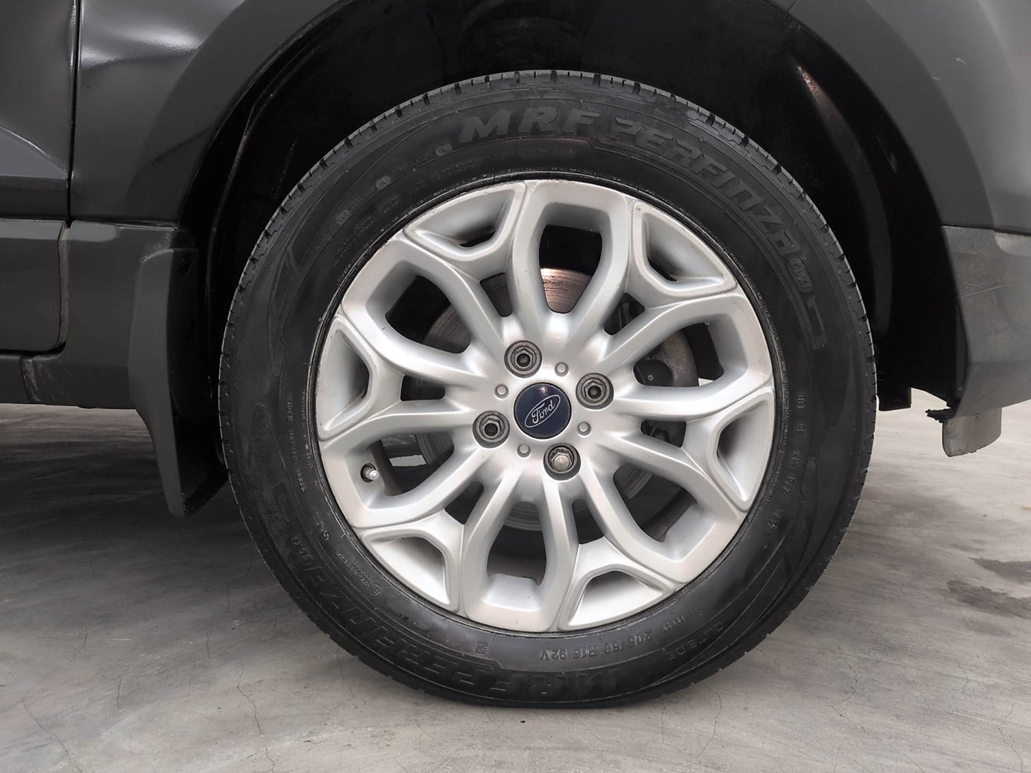 Used 2015 Ford EcoSport Titanium 1.5L TDCi Diesel Manual tyres RIGHT FRONT TYRE RIM VIEW