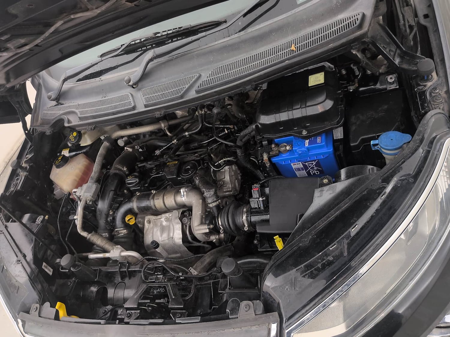 Used 2015 Ford EcoSport Titanium 1.5L TDCi Diesel Manual engine ENGINE LEFT SIDE VIEW