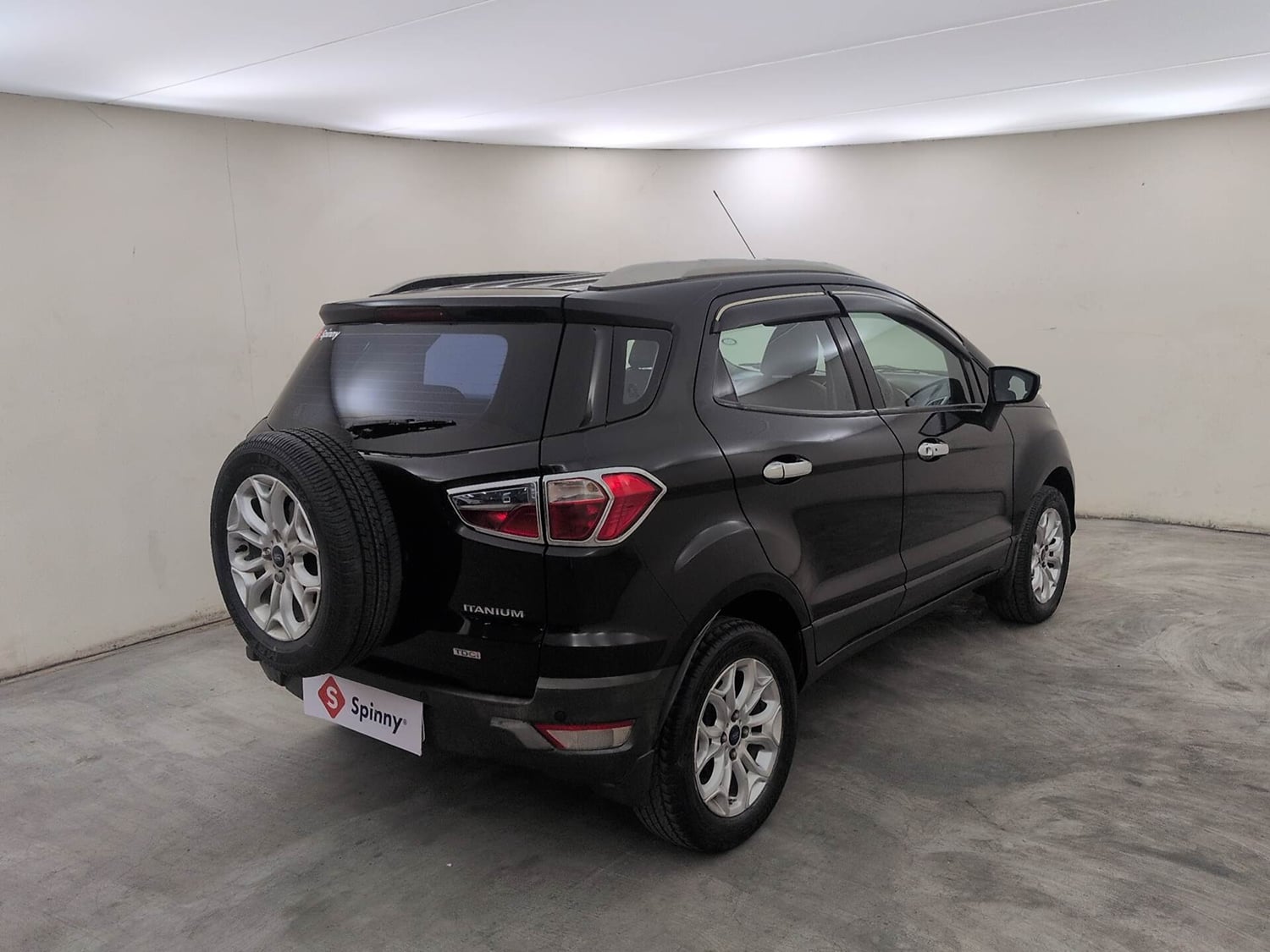Used 2015 Ford EcoSport Titanium 1.5L TDCi Diesel Manual exterior RIGHT REAR CORNER VIEW