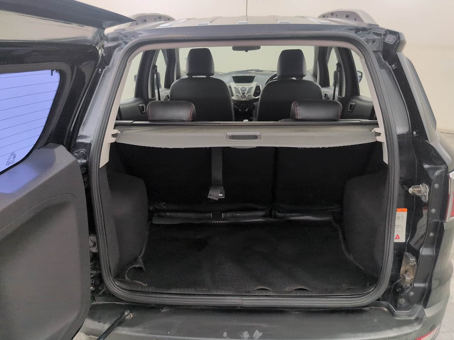 Used 2015 Ford EcoSport Titanium 1.5L TDCi Diesel Manual interior DICKY INSIDE VIEW