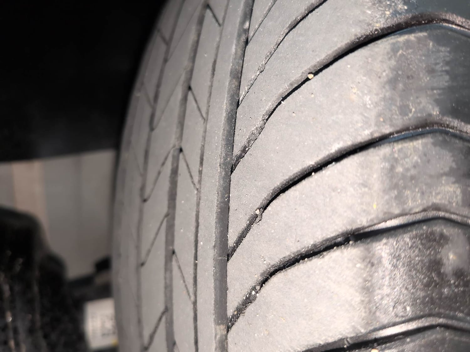 Used 2025 Skoda Kushaq Style 1.5L TSI MT Petrol Manual tyres RIGHT FRONT TYRE TREAD VIEW