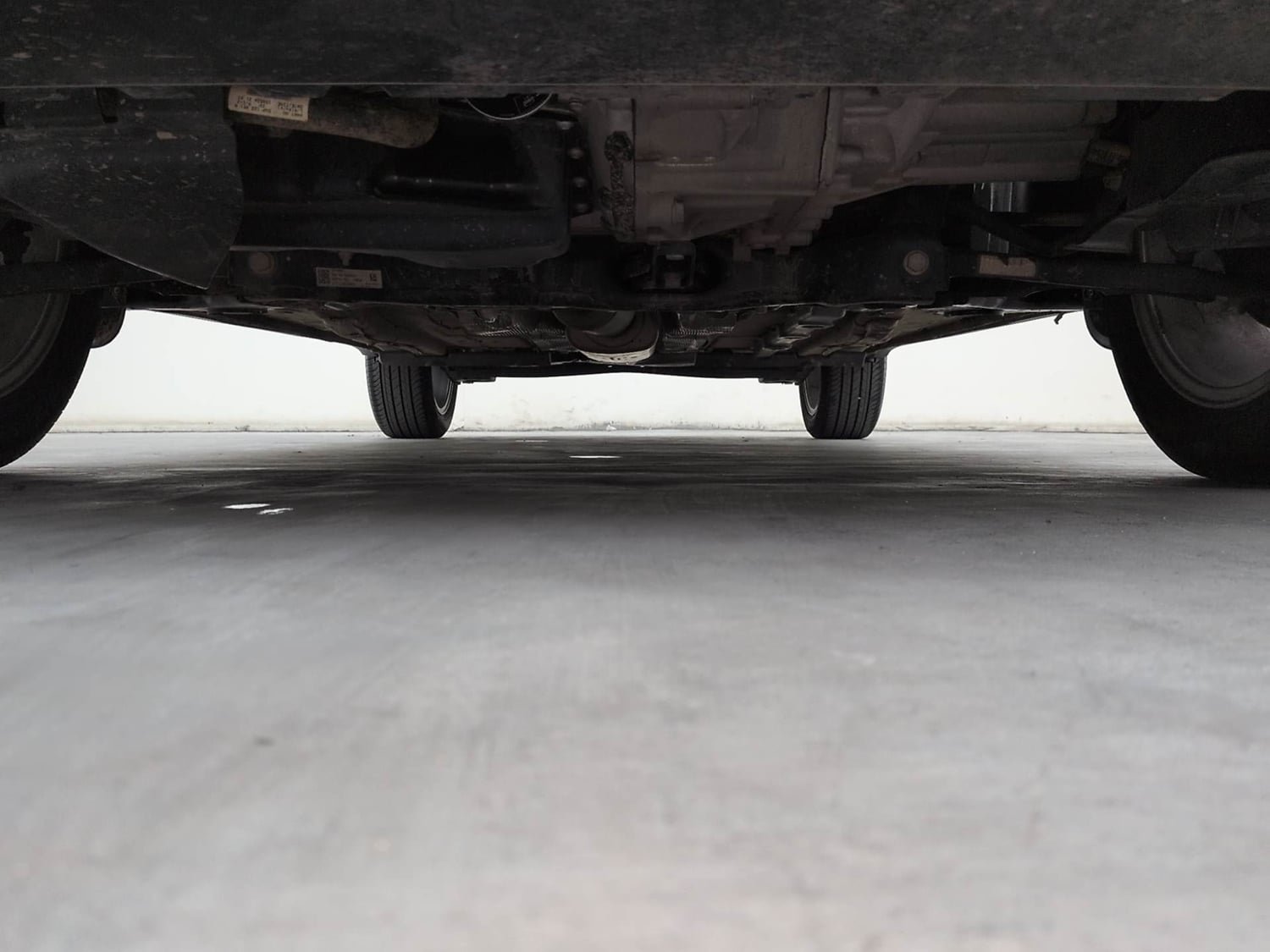 Used 2025 Skoda Kushaq Style 1.5L TSI MT Petrol Manual extra FRONT LEFT UNDERBODY VIEW