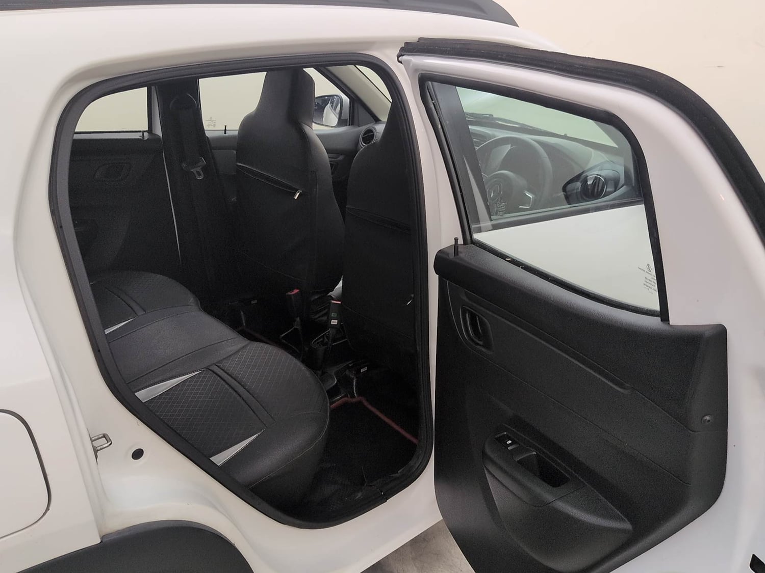 Used 2022 Renault Kwid RXT 1.0 (O) Petrol Manual interior RIGHT SIDE REAR DOOR CABIN VIEW