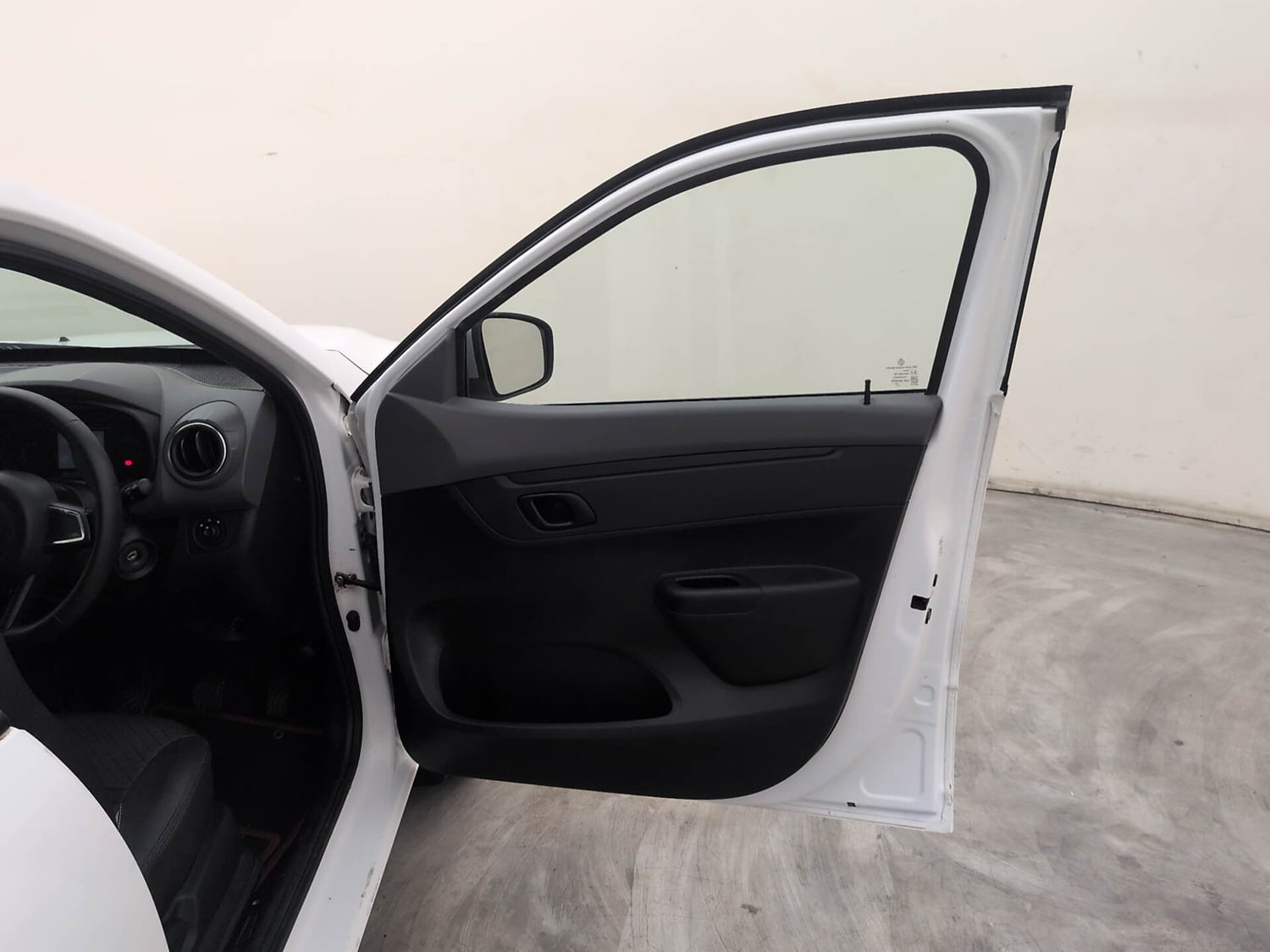 Used 2022 Renault Kwid RXT 1.0 (O) Petrol Manual interior RIGHT FRONT DOOR OPEN VIEW