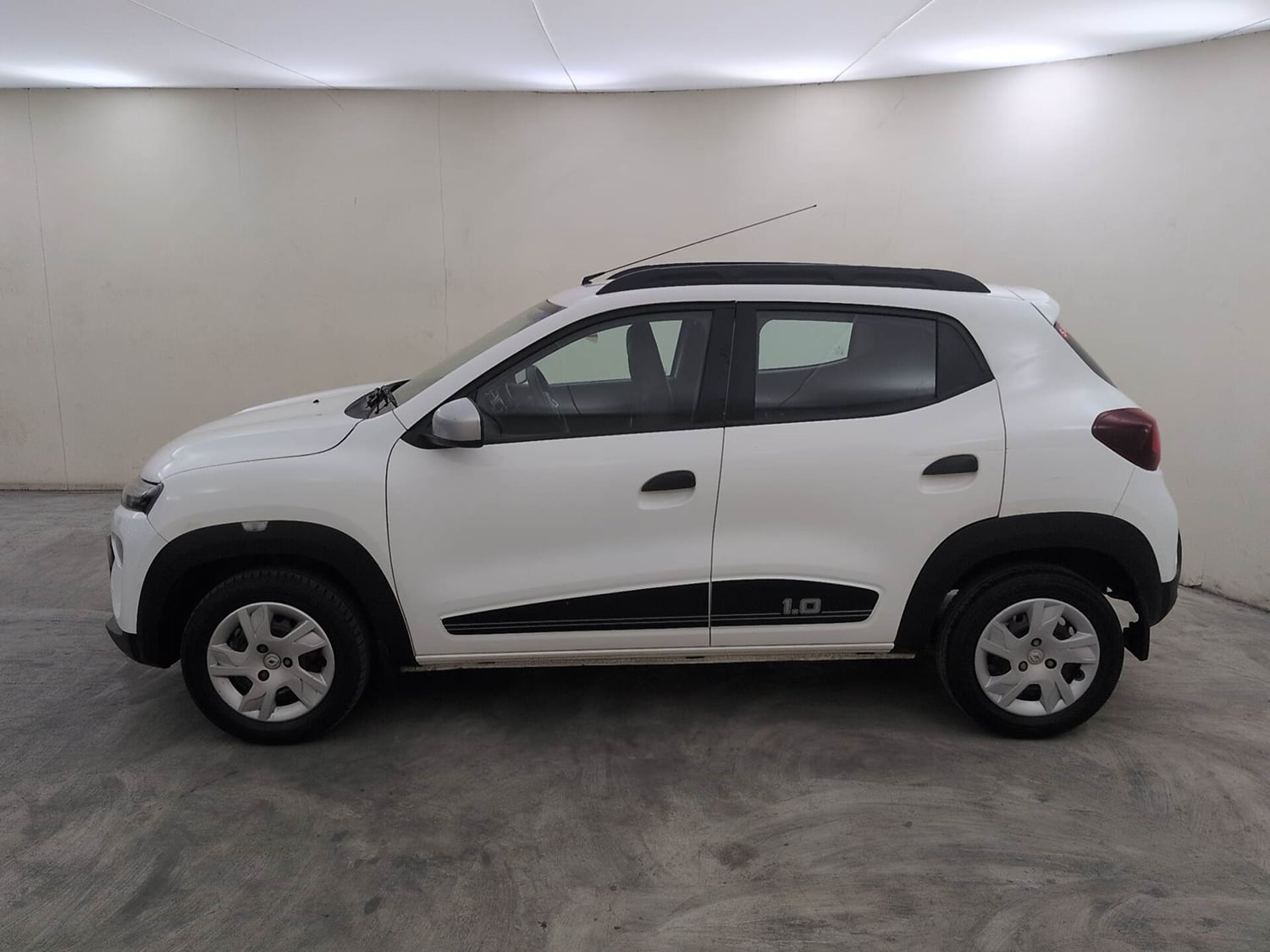 Used 2022 Renault Kwid RXT 1.0 (O) Petrol Manual exterior LEFT SIDE VIEW