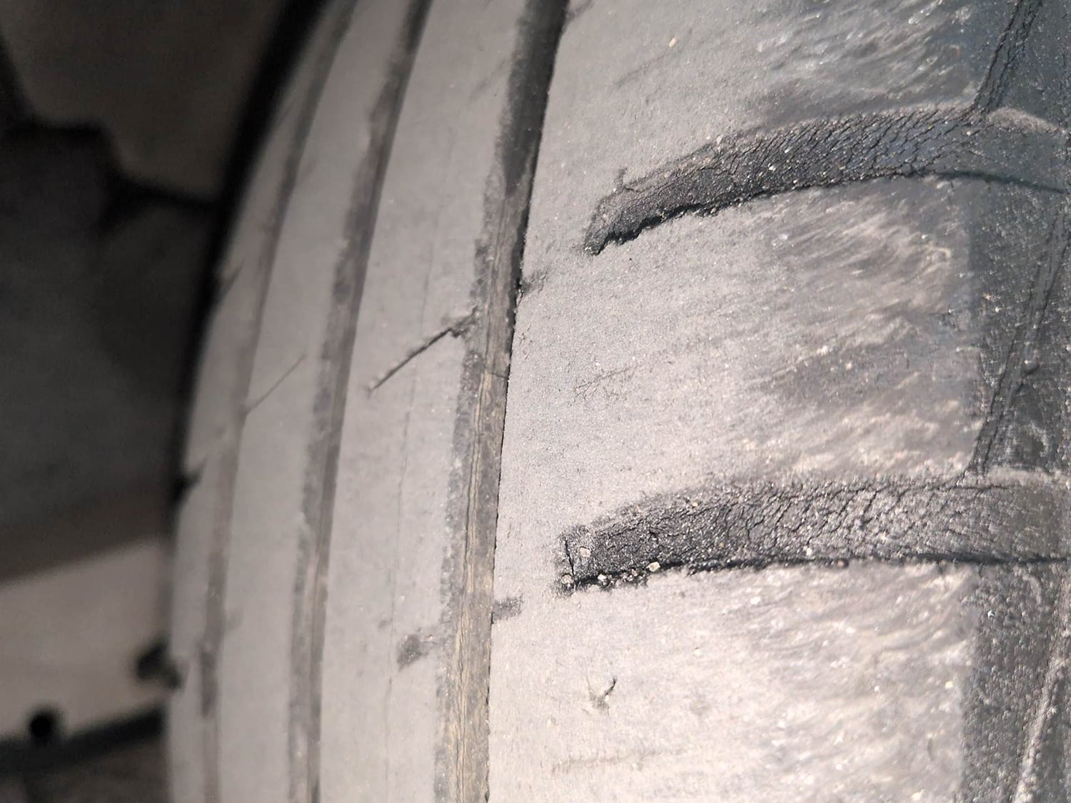 Used 2022 Renault Kwid RXT 1.0 (O) Petrol Manual tyres LEFT FRONT TYRE TREAD VIEW