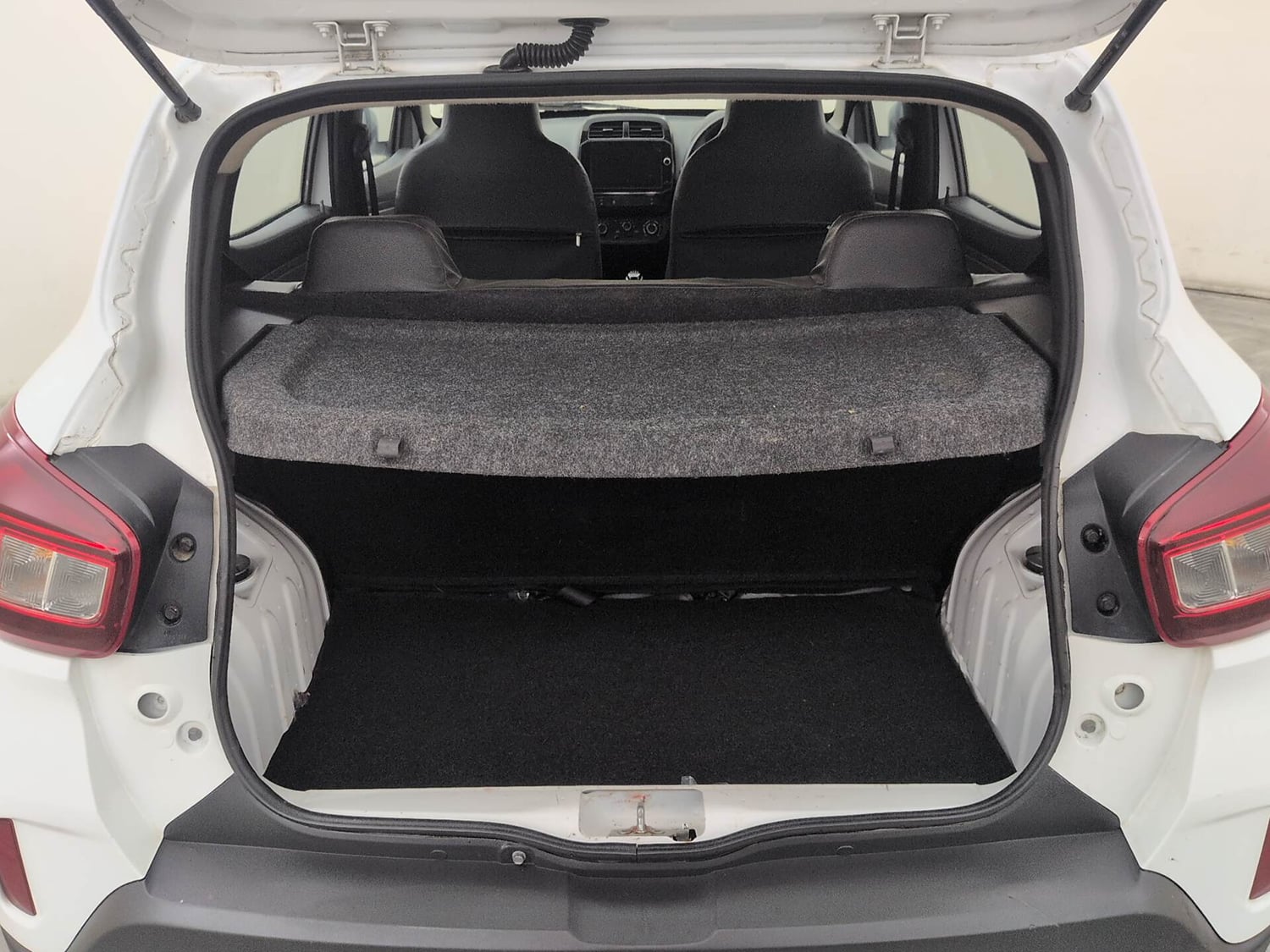 Used 2022 Renault Kwid RXT 1.0 (O) Petrol Manual interior DICKY INSIDE VIEW