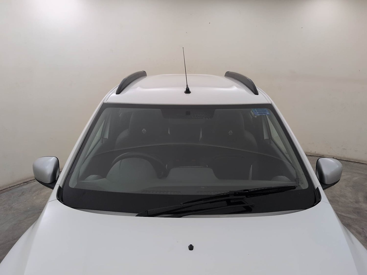 Used 2022 Renault Kwid RXT 1.0 (O) Petrol Manual exterior FRONT WINDSHIELD VIEW