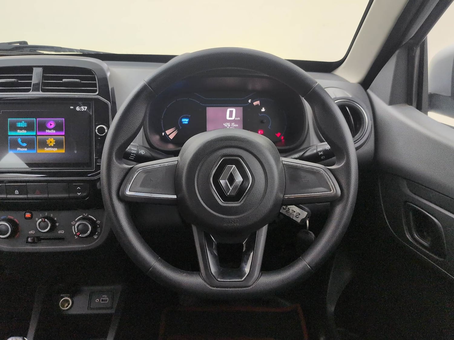 Used 2022 Renault Kwid RXT 1.0 (O) Petrol Manual interior STEERING VIEW