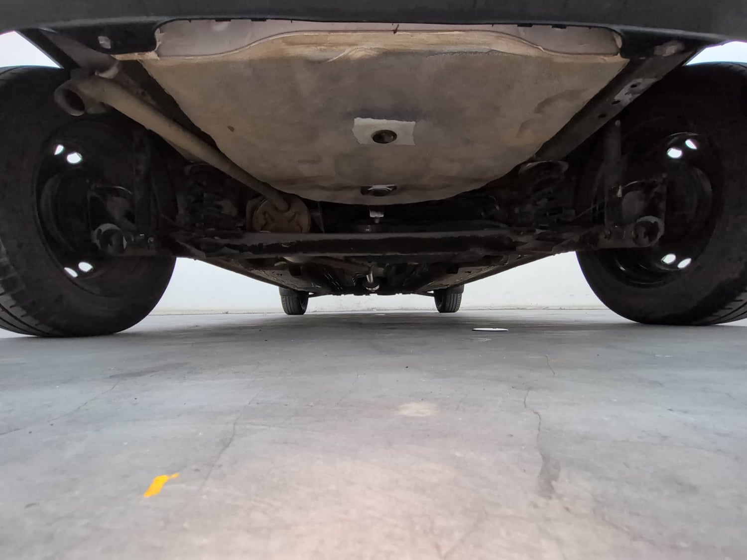Used 2022 Renault Kwid RXT 1.0 (O) Petrol Manual extra REAR UNDERBODY VIEW (TAKEN FROM REAR)