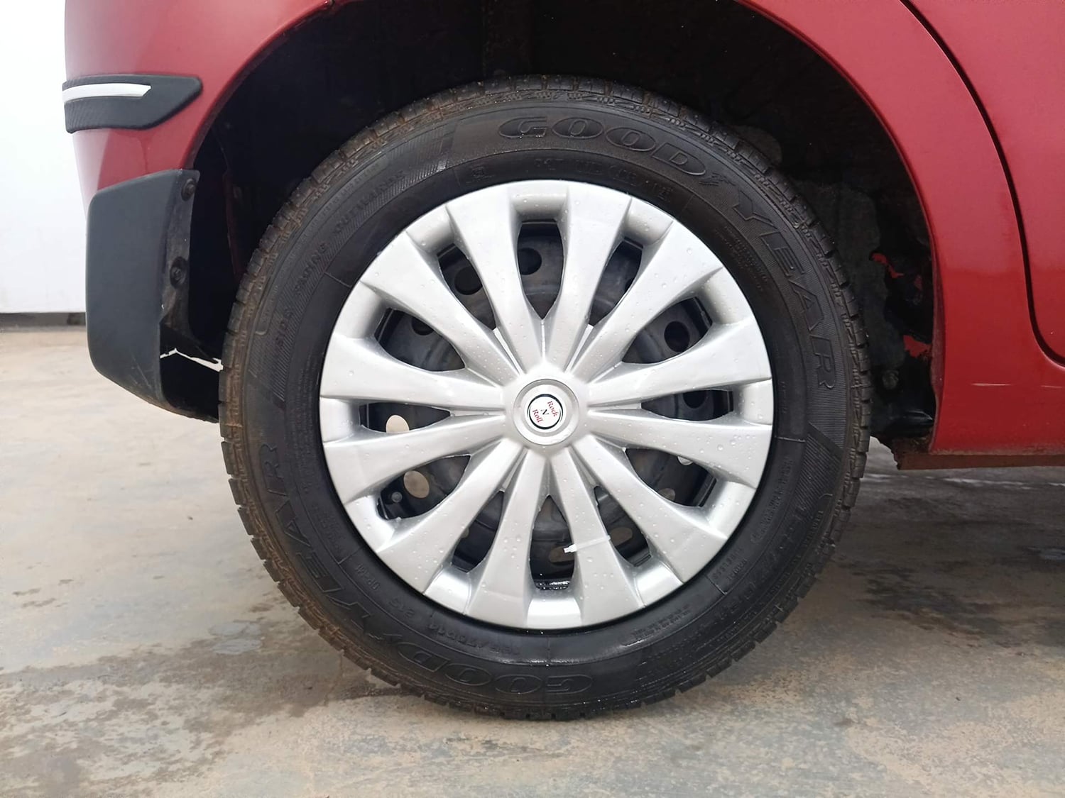 Used 2017 Maruti Suzuki Celerio VXi AMT Petrol Automatic tyres RIGHT REAR TYRE RIM VIEW