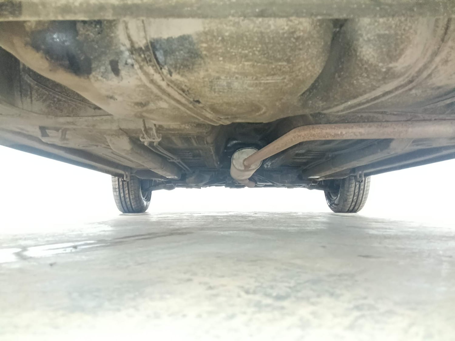 Used 2017 Maruti Suzuki Celerio VXi AMT Petrol Automatic extra REAR UNDERBODY VIEW (TAKEN FROM REAR)