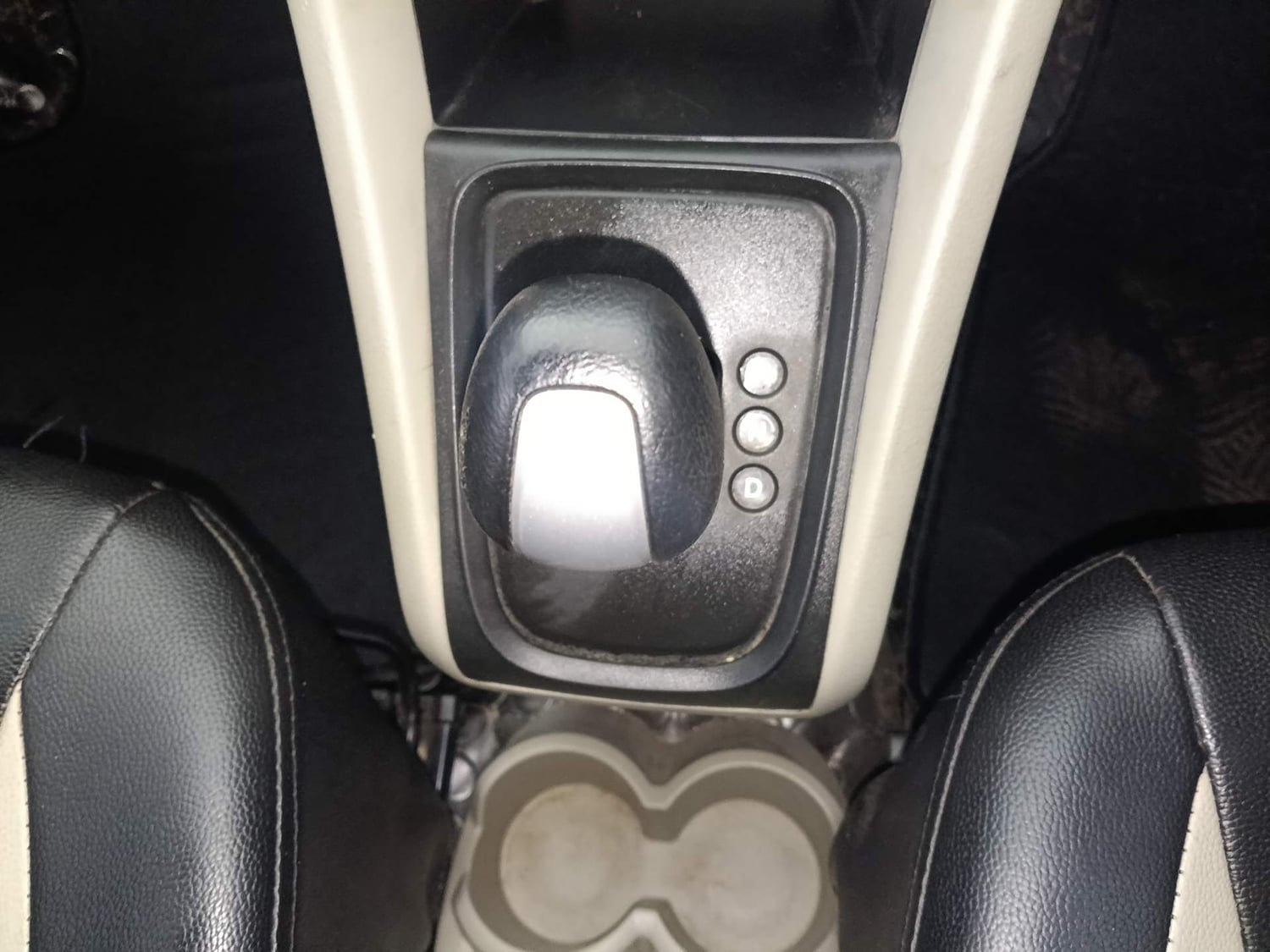 Used 2017 Maruti Suzuki Celerio VXi AMT Petrol Automatic interior GEAR  KNOB VIEW