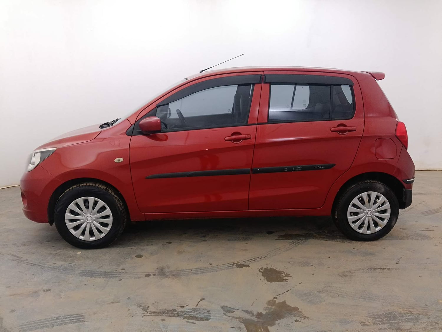 Used 2017 Maruti Suzuki Celerio VXi AMT Petrol Automatic exterior LEFT SIDE VIEW