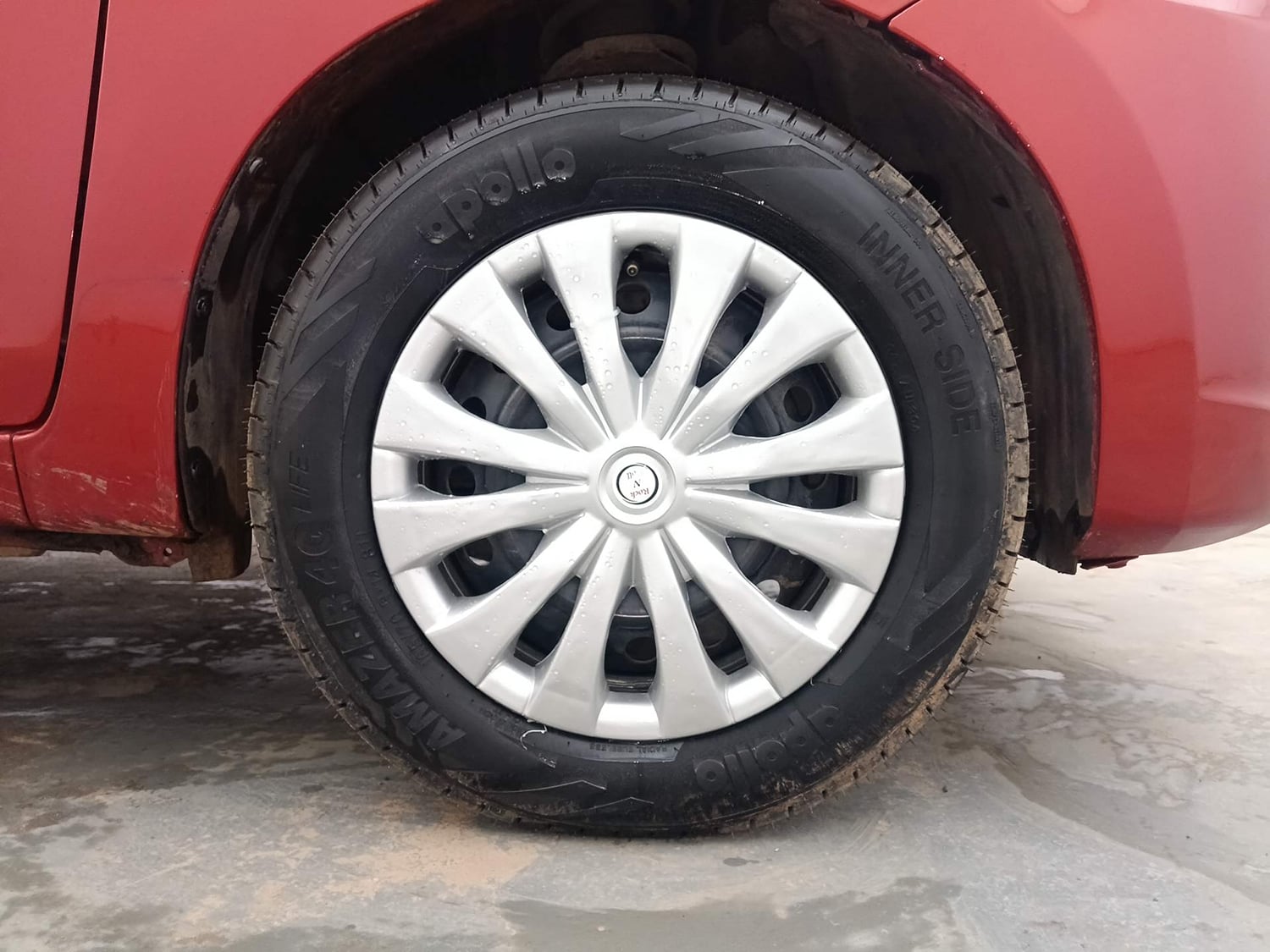 Used 2017 Maruti Suzuki Celerio VXi AMT Petrol Automatic tyres RIGHT FRONT TYRE RIM VIEW