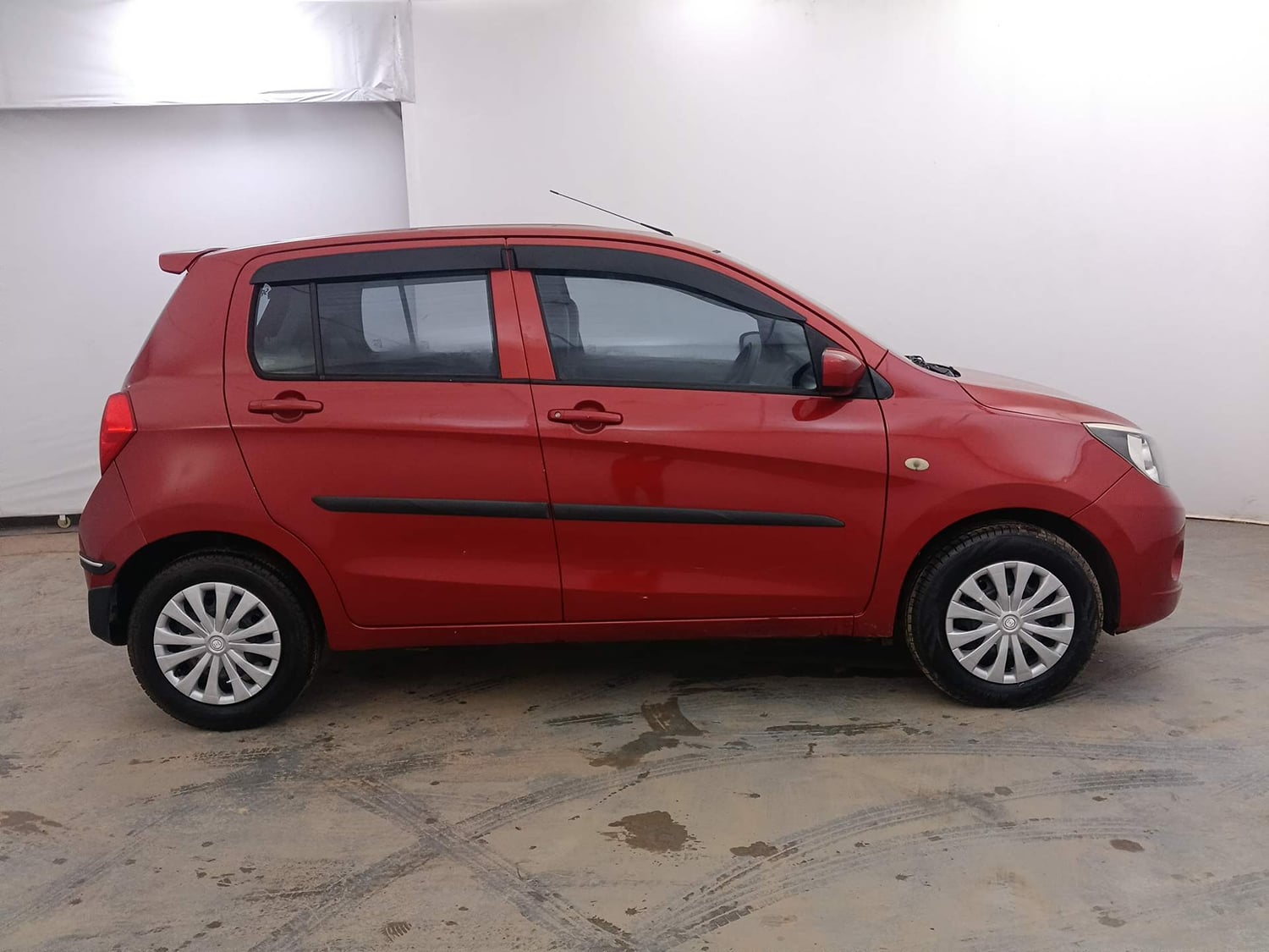 Used 2017 Maruti Suzuki Celerio VXi AMT Petrol Automatic exterior RIGHT SIDE VIEW