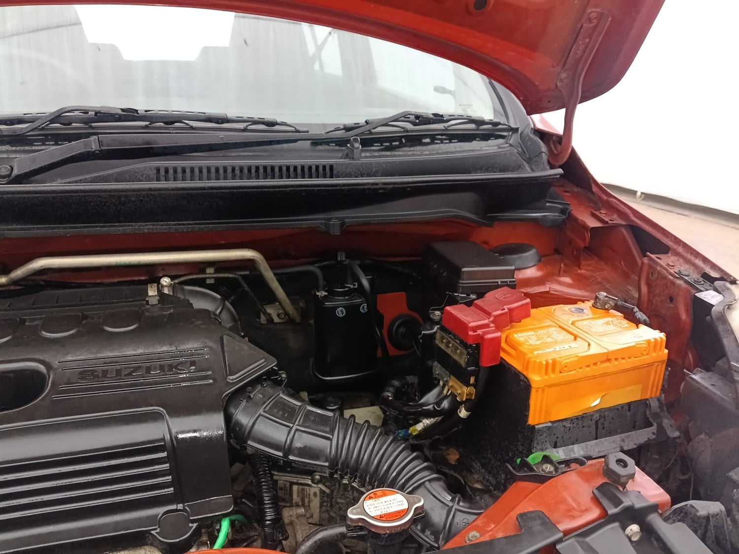 Used 2017 Maruti Suzuki Celerio VXi AMT Petrol Automatic engine ENGINE LEFT SIDE HINGE & APRON VIEW