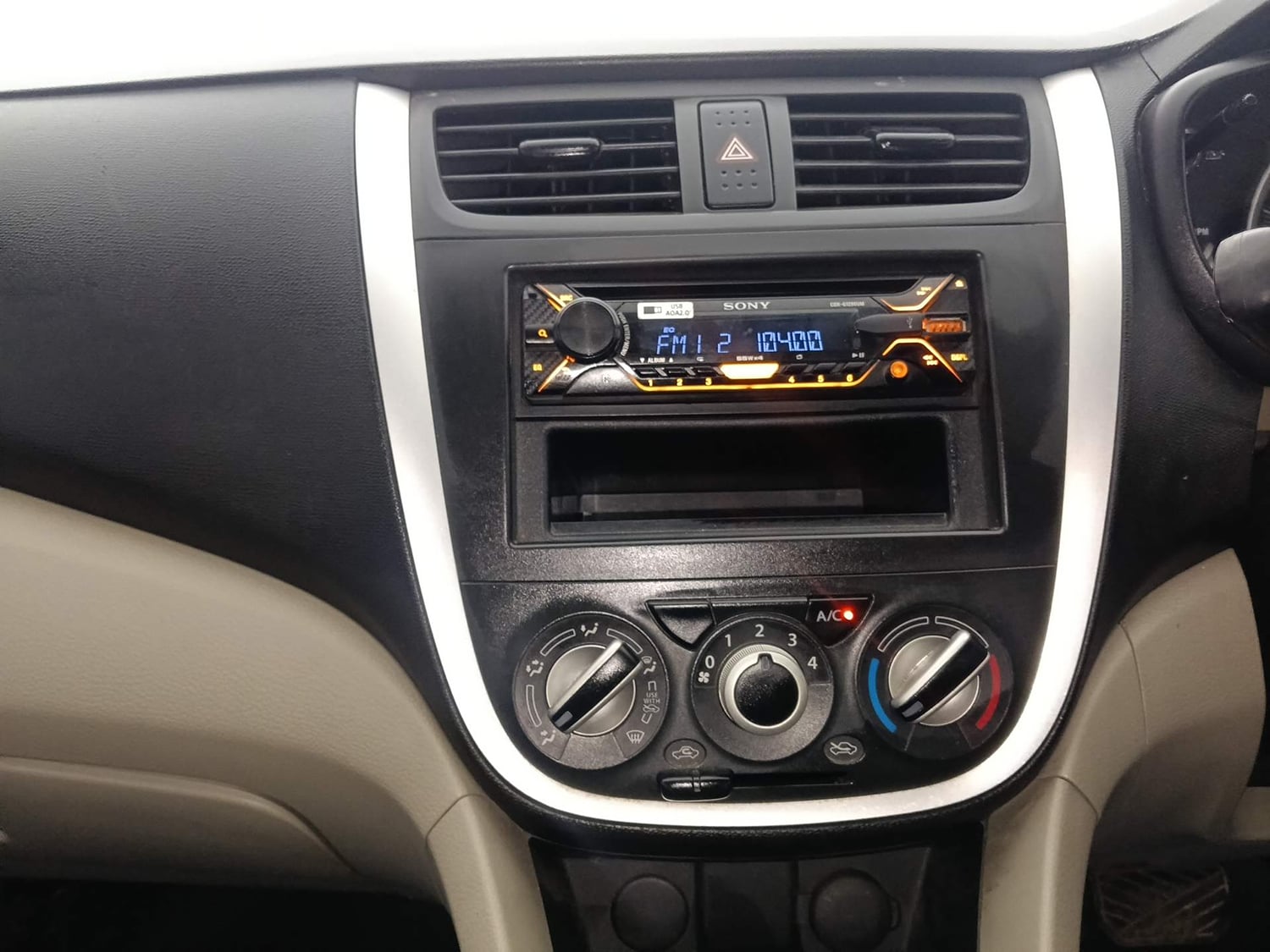 Used 2017 Maruti Suzuki Celerio VXi AMT Petrol Automatic interior MUSIC SYSTEM & AC CONTROL VIEW