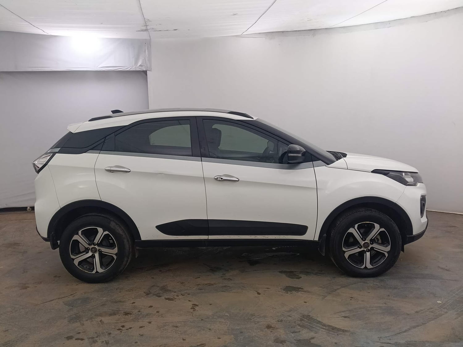 Used 2021 Tata Nexon XZA Plus (S) Petrol Automatic exterior RIGHT SIDE VIEW