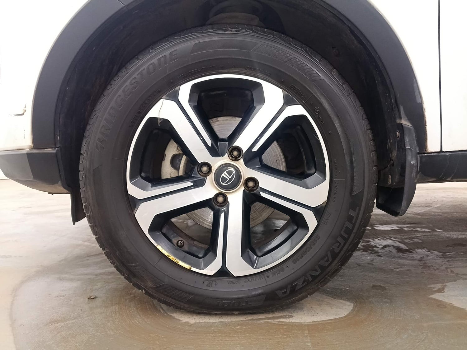 Used 2021 Tata Nexon XZA Plus (S) Petrol Automatic tyres LEFT FRONT TYRE RIM VIEW