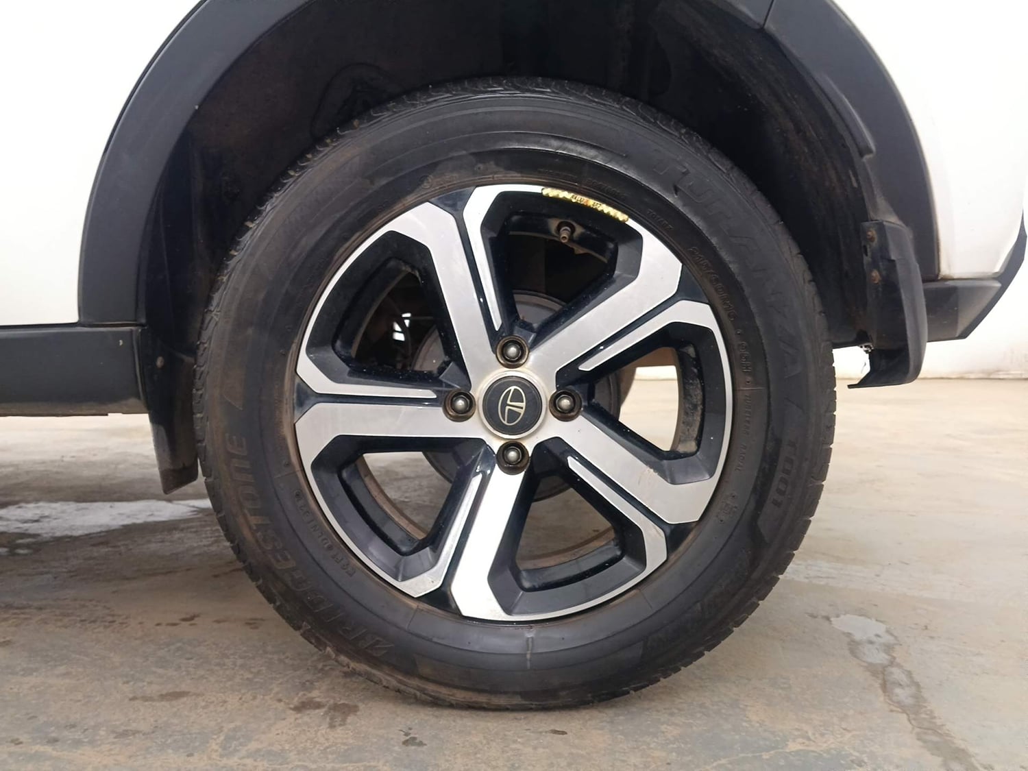 Used 2021 Tata Nexon XZA Plus (S) Petrol Automatic tyres LEFT REAR TYRE RIM VIEW