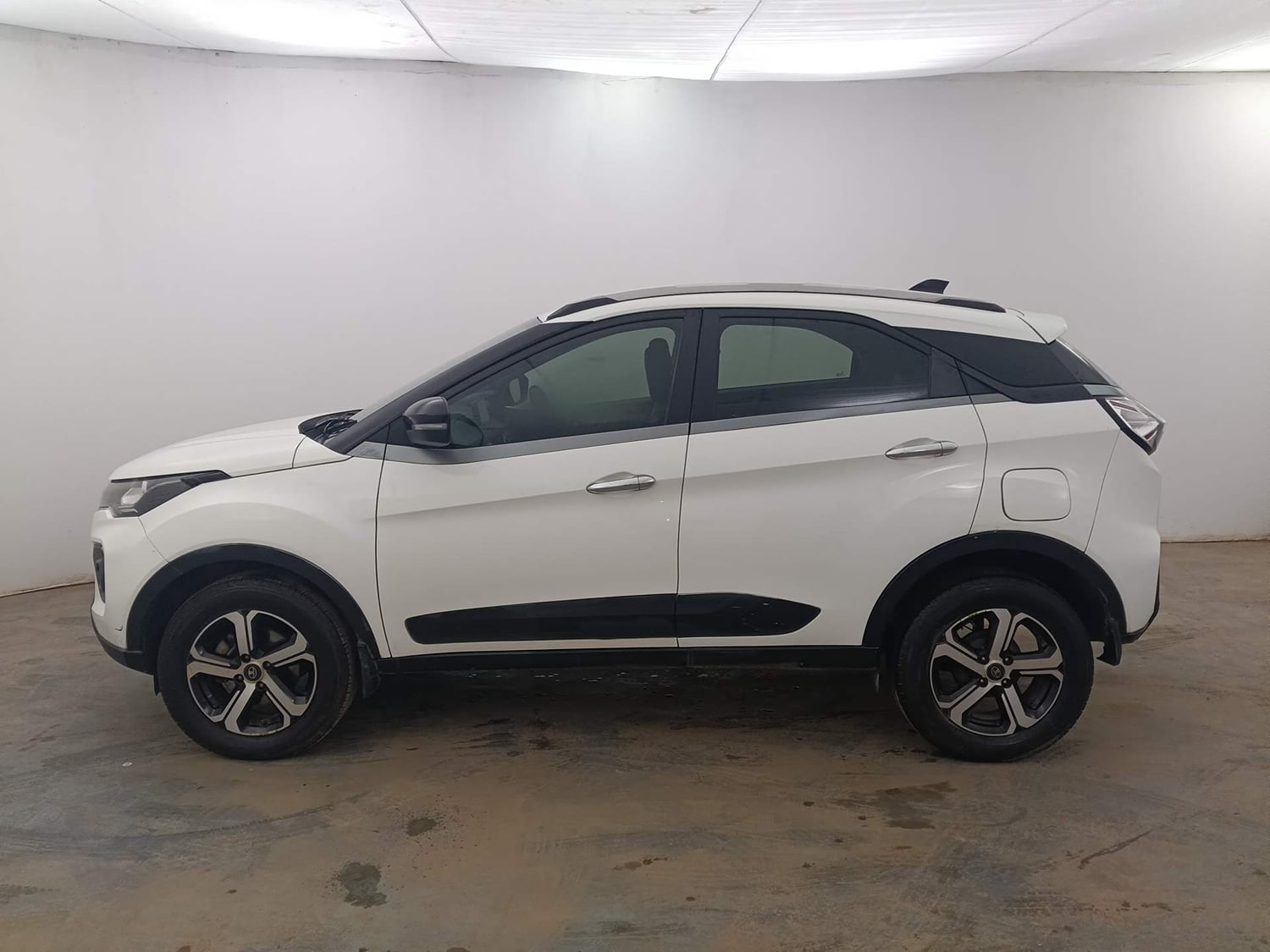 Used 2021 Tata Nexon XZA Plus (S) Petrol Automatic exterior LEFT SIDE VIEW