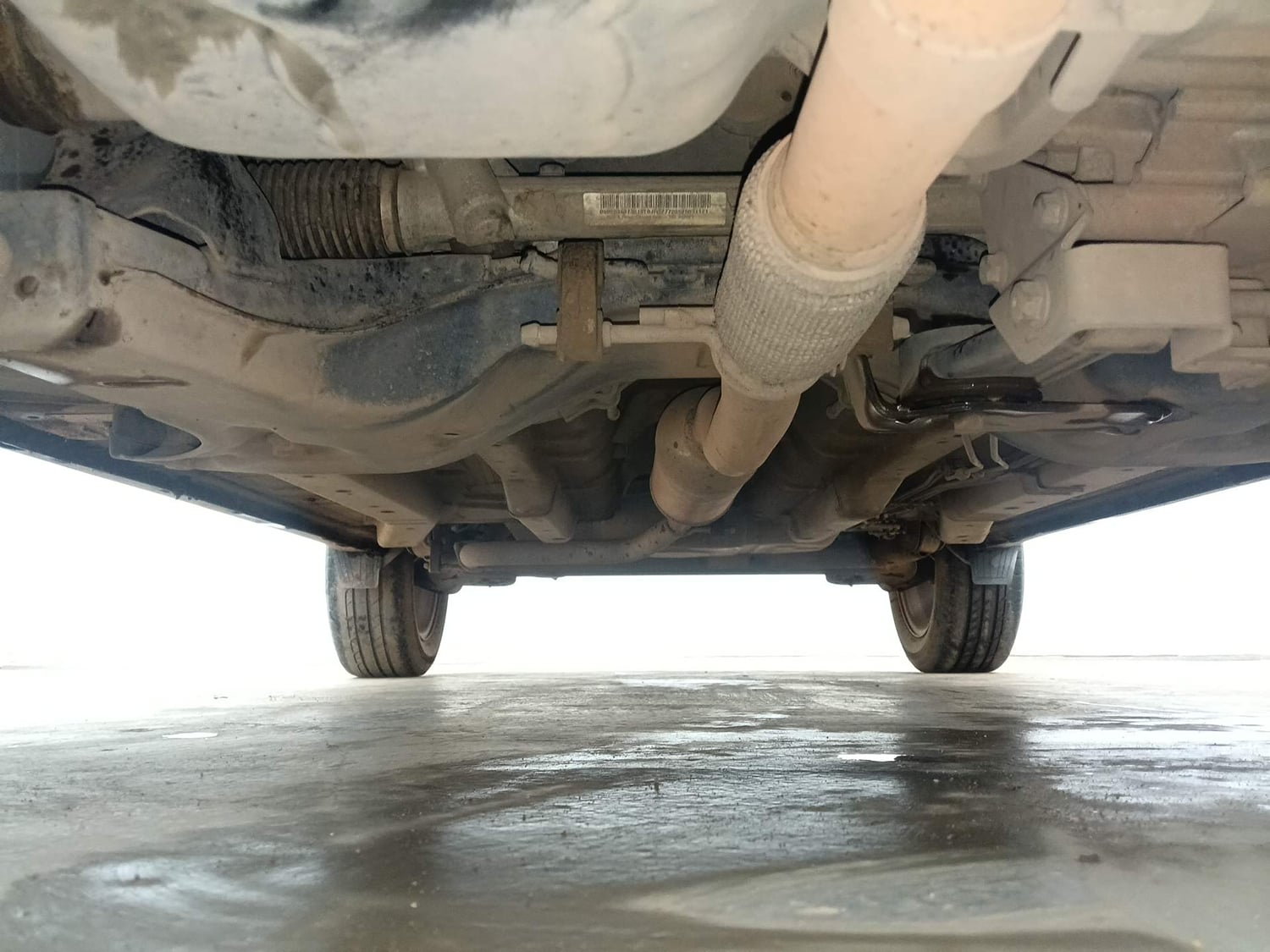 Used 2021 Tata Nexon XZA Plus (S) Petrol Automatic extra FRONT LEFT UNDERBODY VIEW