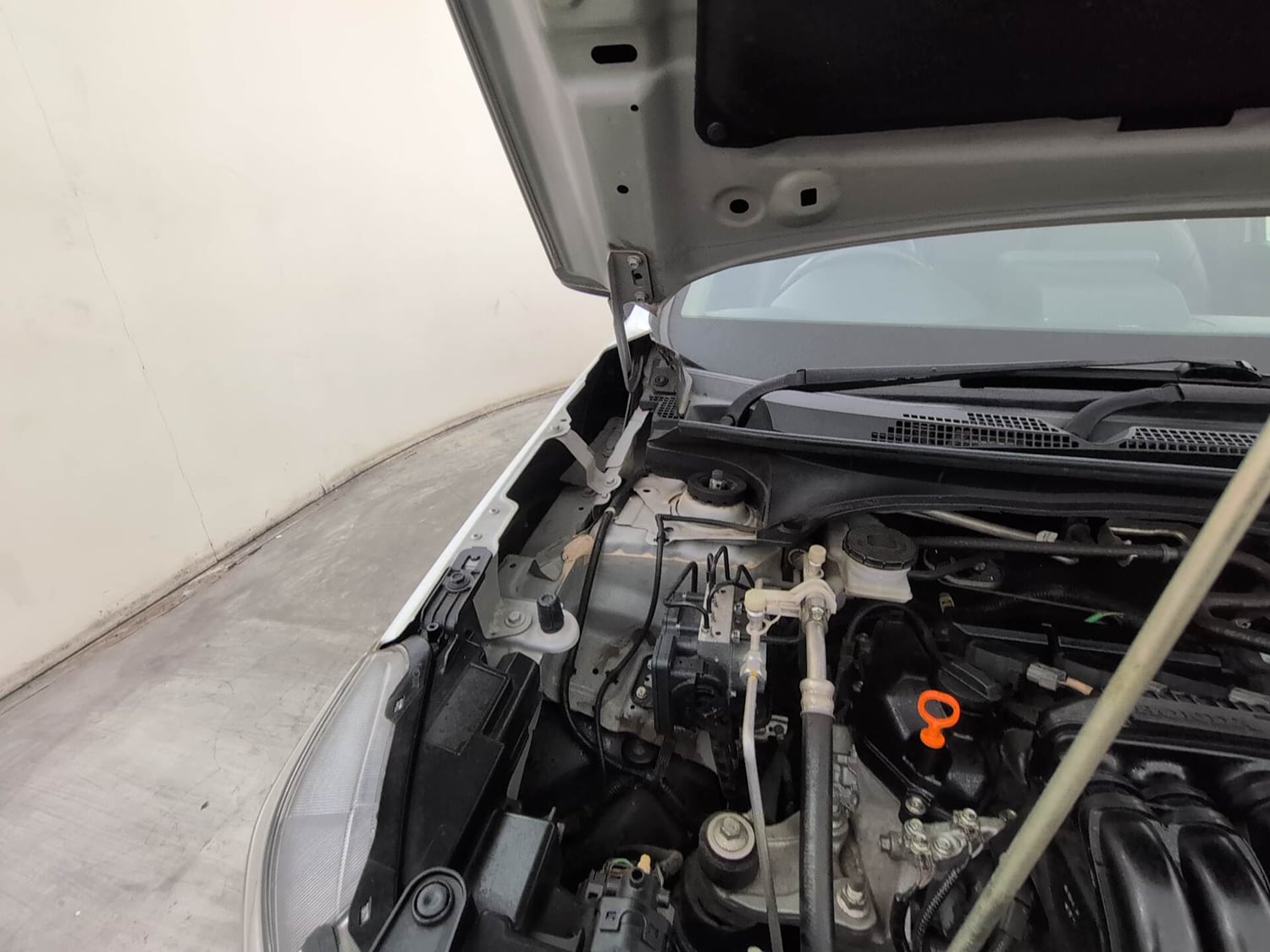Used 2024 Honda Elevate SV MT Petrol Manual engine ENGINE RIGHT SIDE HINGE & APRON VIEW