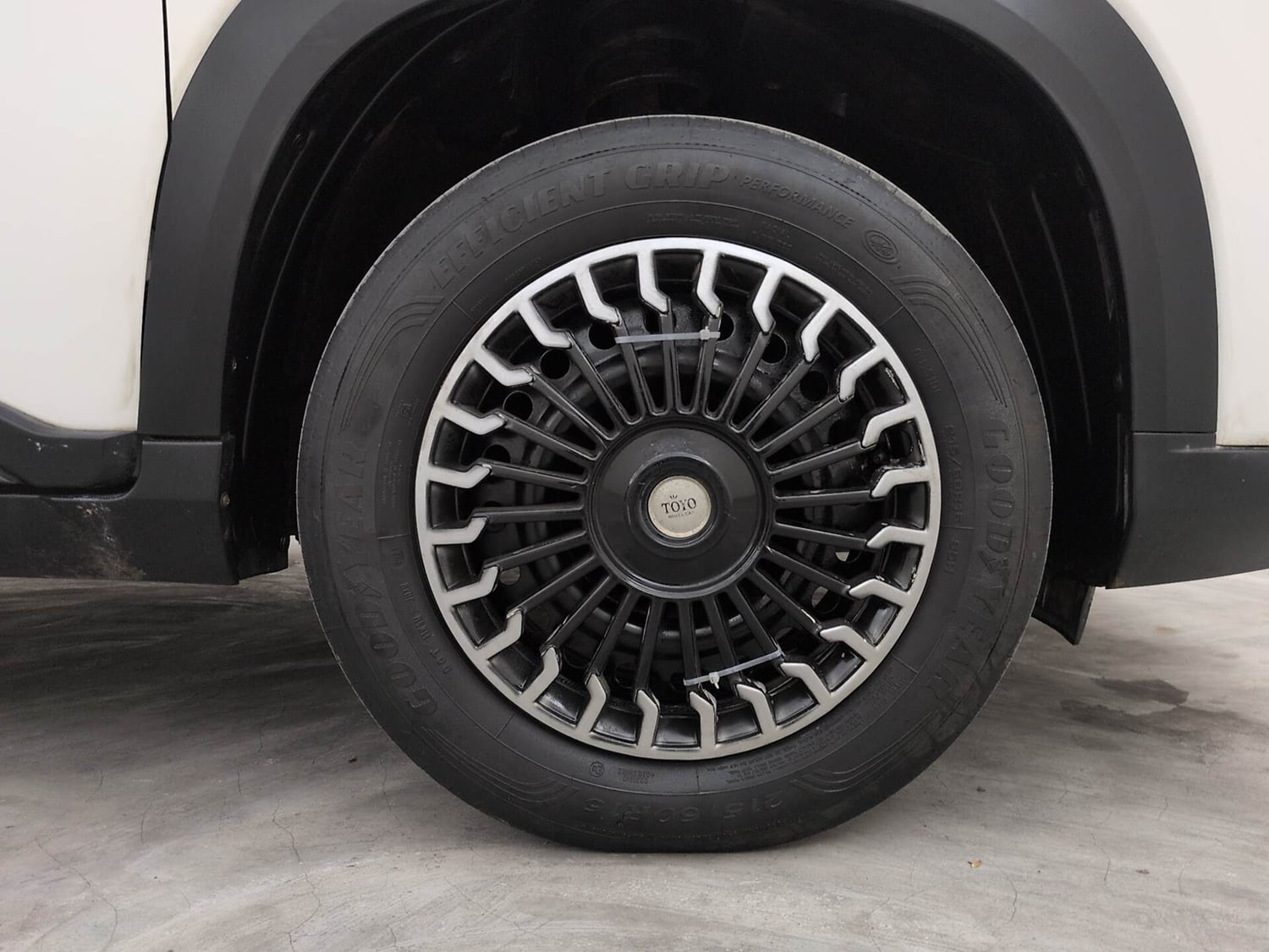 Used 2024 Honda Elevate SV MT Petrol Manual tyres RIGHT FRONT TYRE RIM VIEW