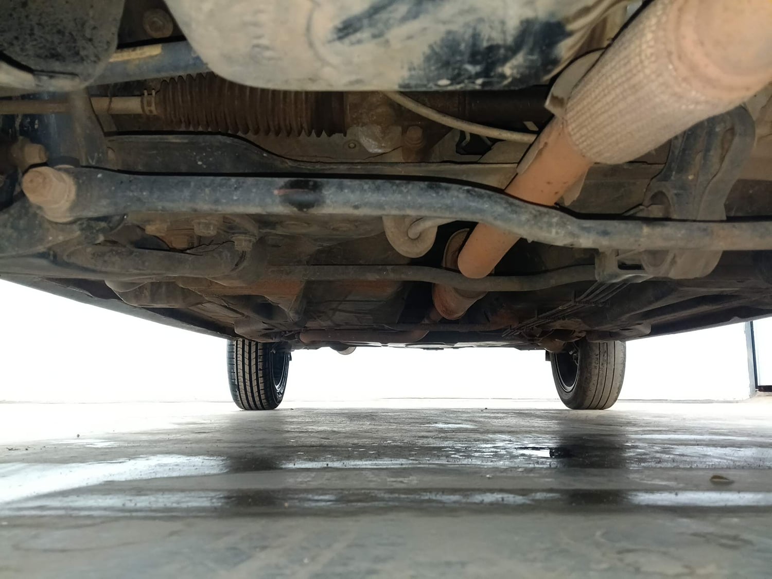 Used 2021 Tata Tiago XZ Plus Petrol Manual extra FRONT LEFT UNDERBODY VIEW