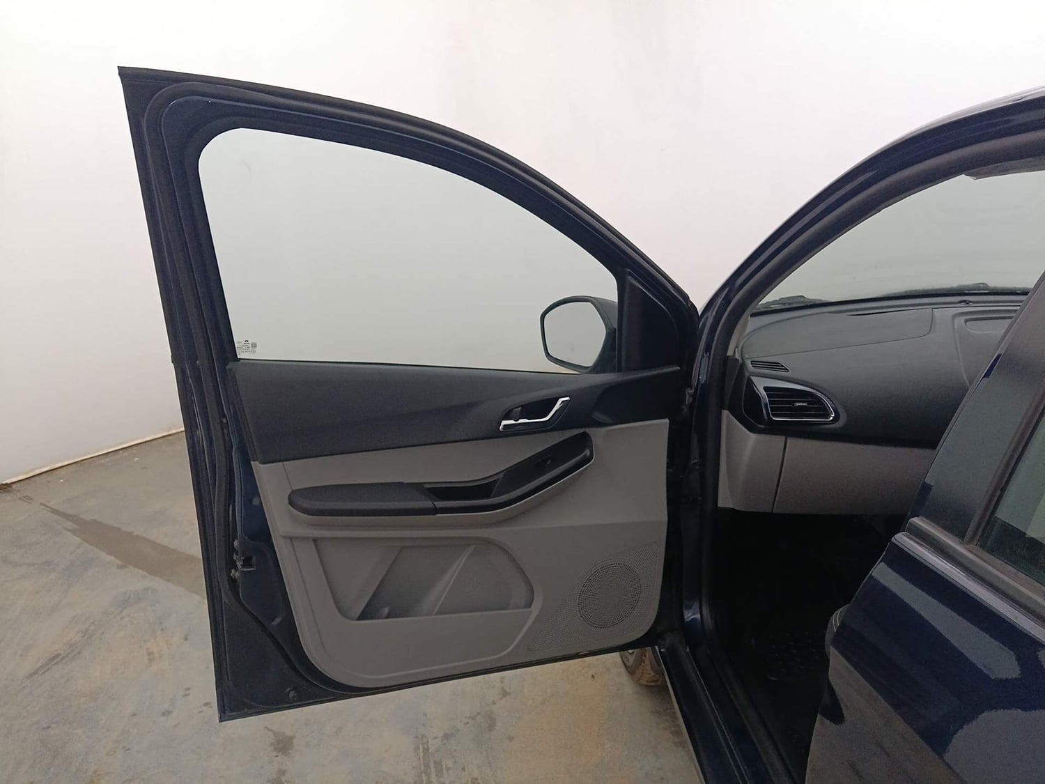 Used 2021 Tata Tiago XZ Plus Petrol Manual interior LEFT FRONT DOOR OPEN VIEW