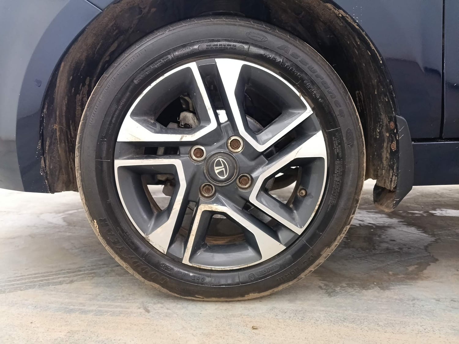 Used 2021 Tata Tiago XZ Plus Petrol Manual tyres LEFT FRONT TYRE RIM VIEW