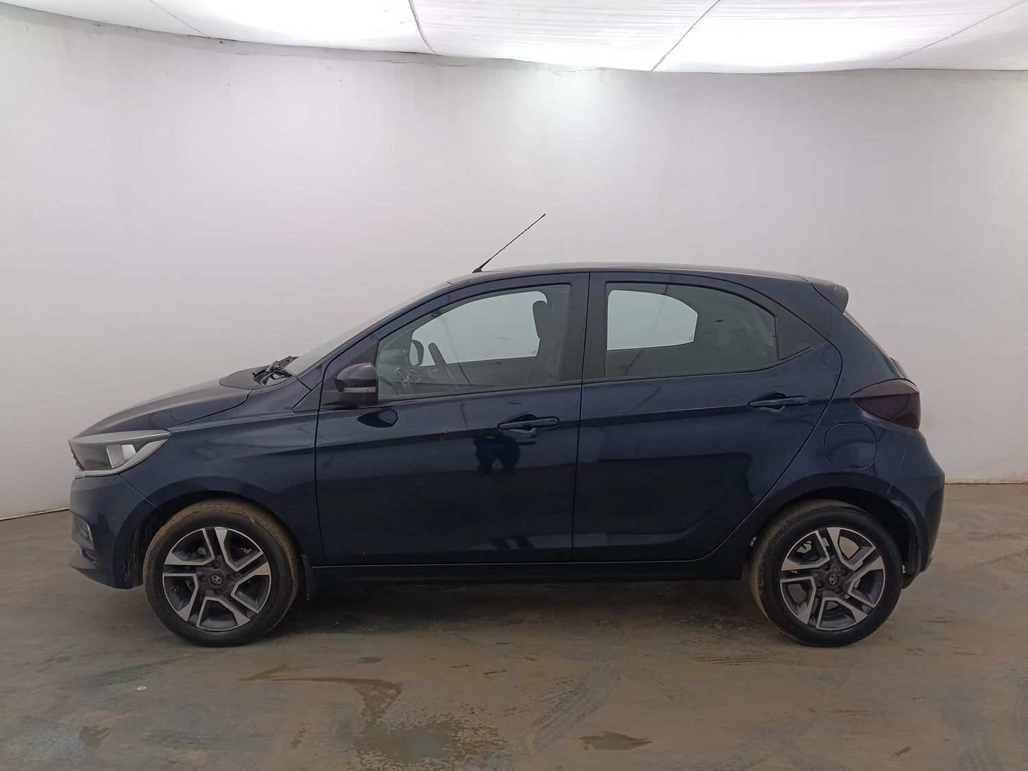 Used 2021 Tata Tiago XZ Plus Petrol Manual exterior LEFT SIDE VIEW