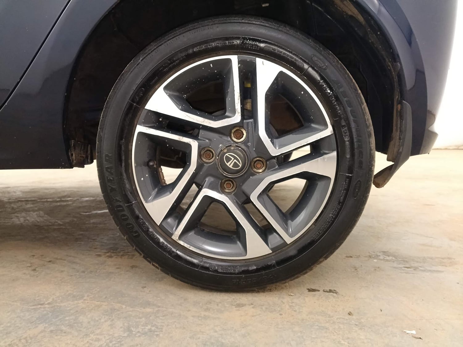 Used 2021 Tata Tiago XZ Plus Petrol Manual tyres LEFT REAR TYRE RIM VIEW
