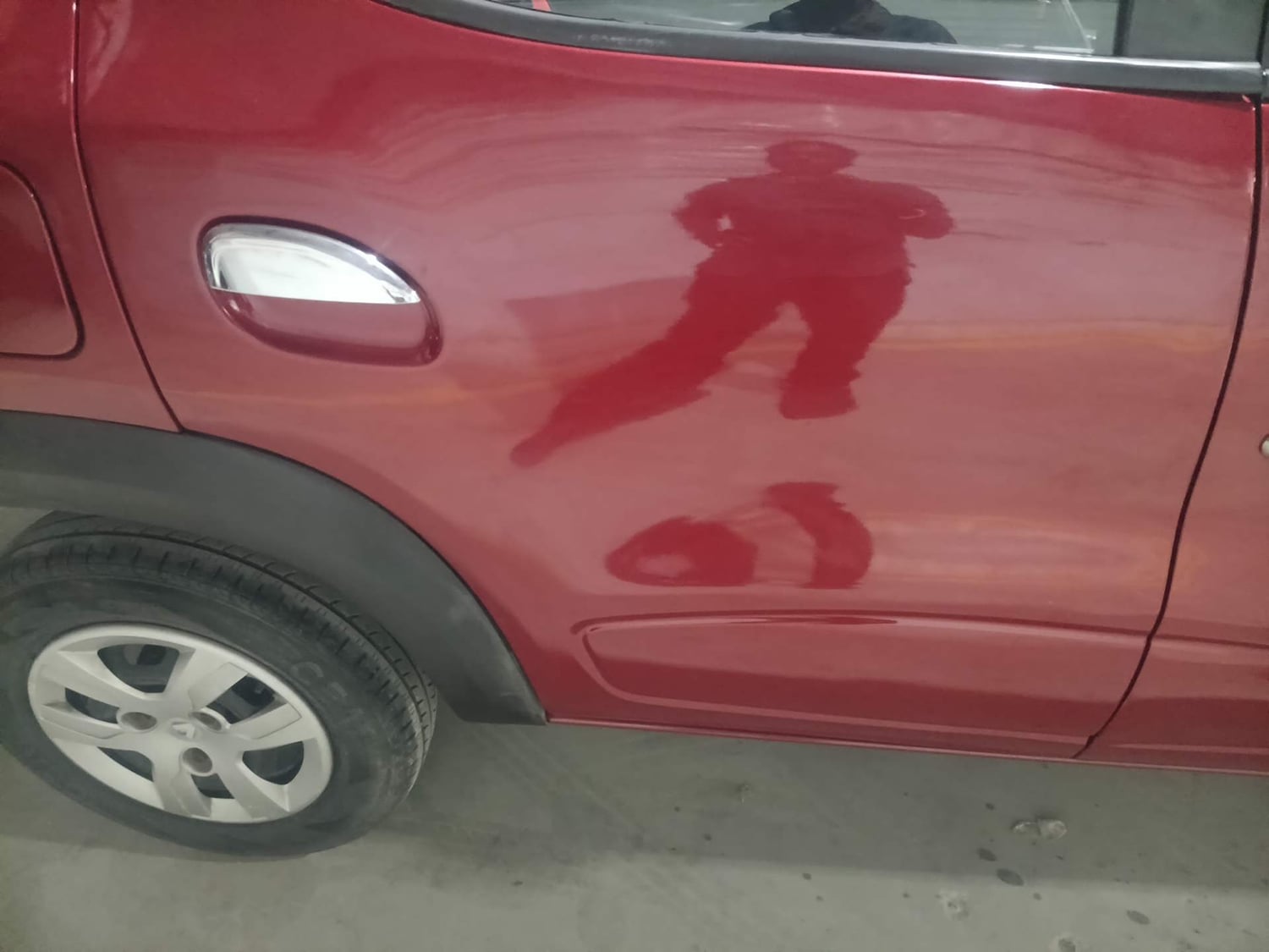 Used 2018 Renault Kwid 1.0 RXT AMT Opt Petrol Automatic dents MINOR SCRATCH