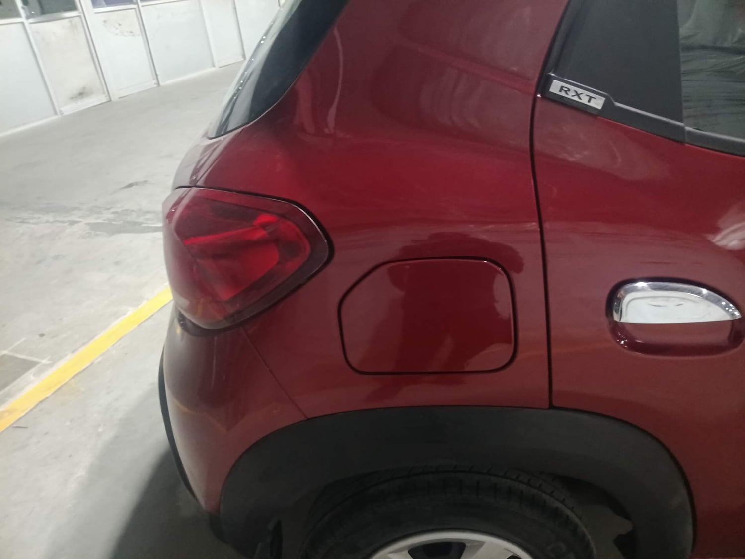 Used 2018 Renault Kwid 1.0 RXT AMT Opt Petrol Automatic dents MINOR SCRATCH