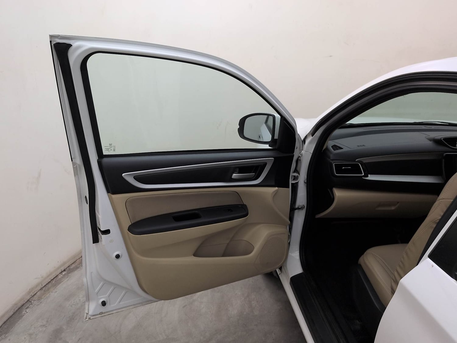 Used 2023 Honda Amaze VX 1.2 Petrol CVT Petrol Automatic interior LEFT FRONT DOOR OPEN VIEW