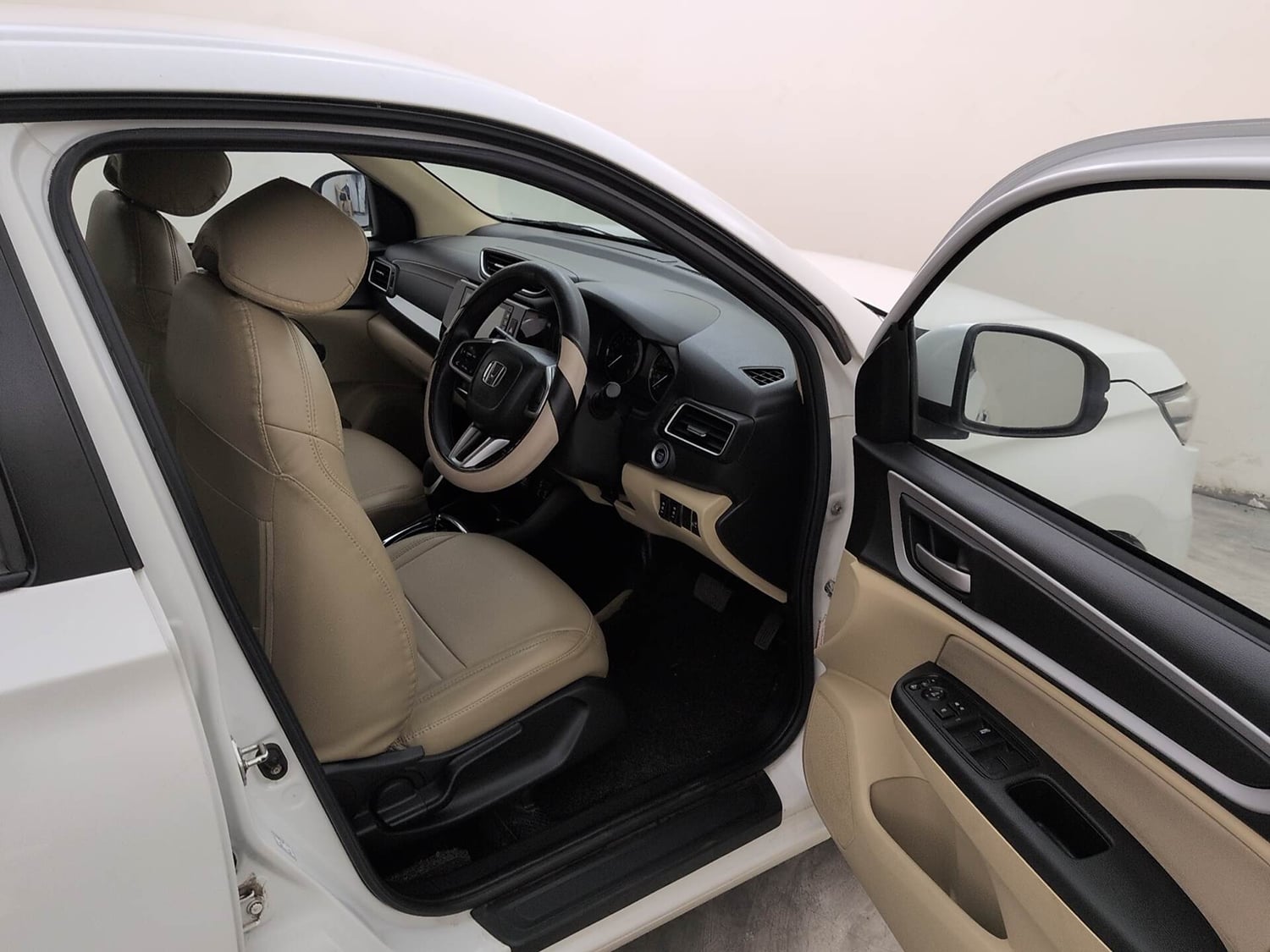 Used 2023 Honda Amaze VX 1.2 Petrol CVT Petrol Automatic interior RIGHT SIDE FRONT DOOR CABIN VIEW