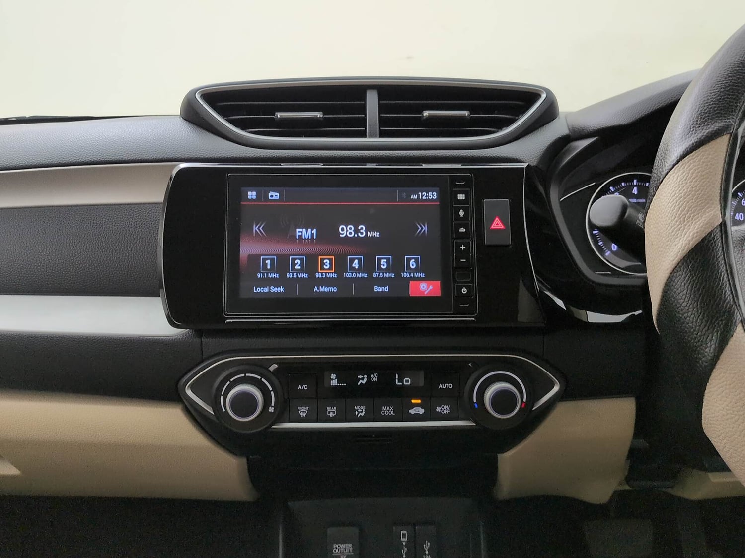 Used 2023 Honda Amaze VX 1.2 Petrol CVT Petrol Automatic interior MUSIC SYSTEM & AC CONTROL VIEW