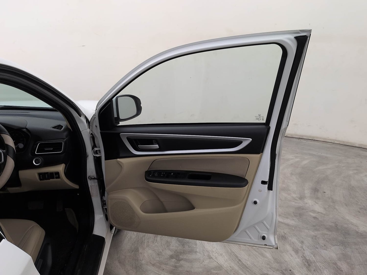 Used 2023 Honda Amaze VX 1.2 Petrol CVT Petrol Automatic interior RIGHT FRONT DOOR OPEN VIEW