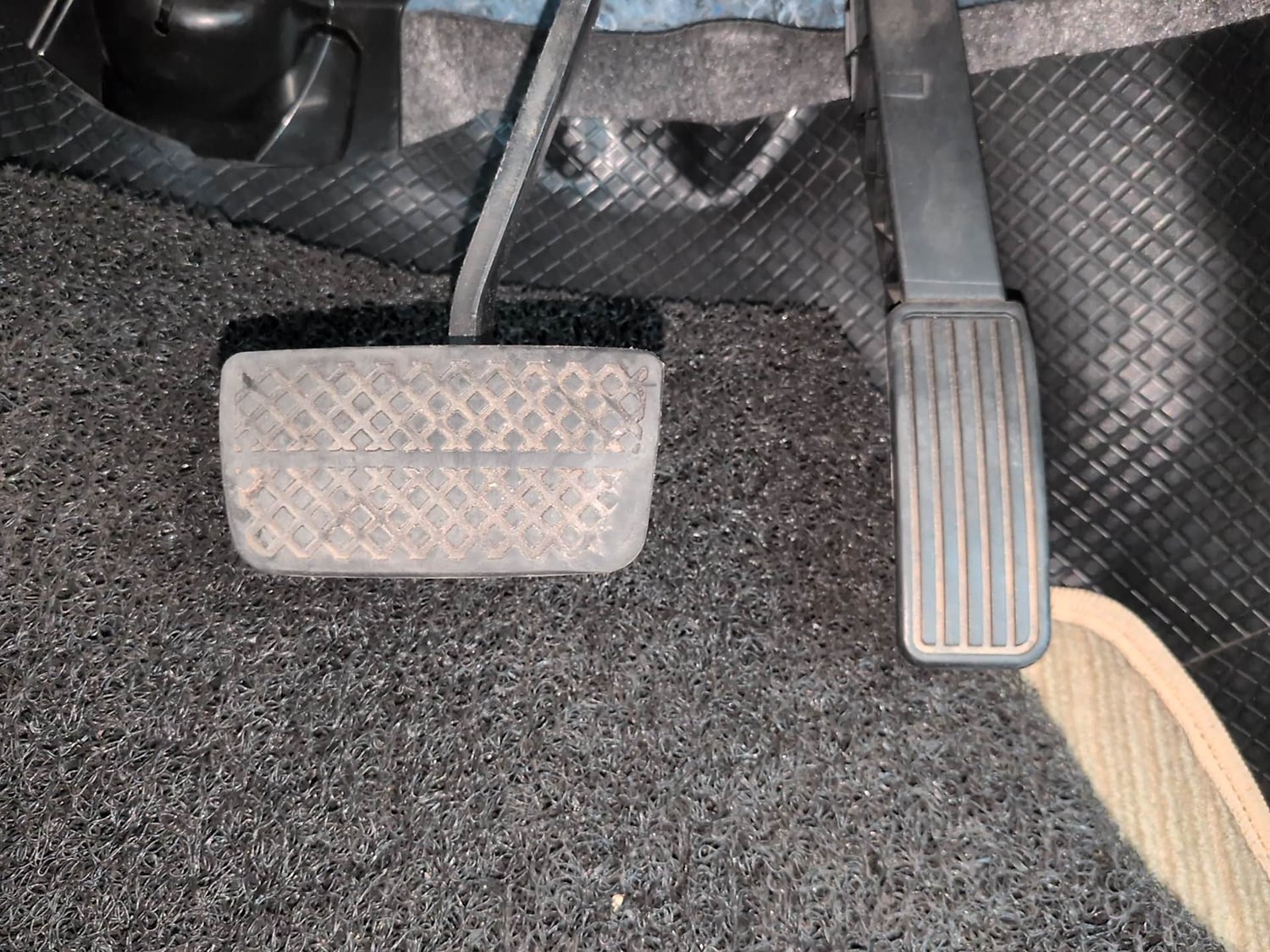 Used 2023 Honda Amaze VX 1.2 Petrol CVT Petrol Automatic interior PEDALS VIEW