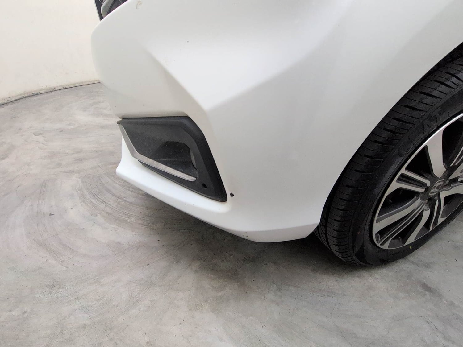 Used 2023 Honda Amaze VX 1.2 Petrol CVT Petrol Automatic dents MINOR SCRATCH