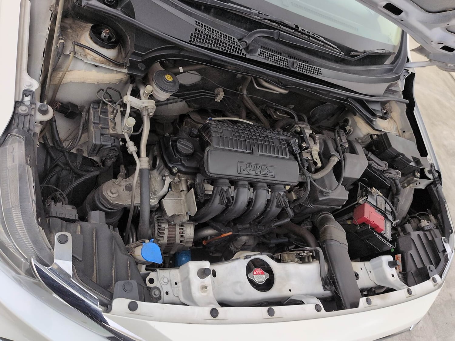 Used 2023 Honda Amaze VX 1.2 Petrol CVT Petrol Automatic engine ENGINE RIGHT SIDE VIEW