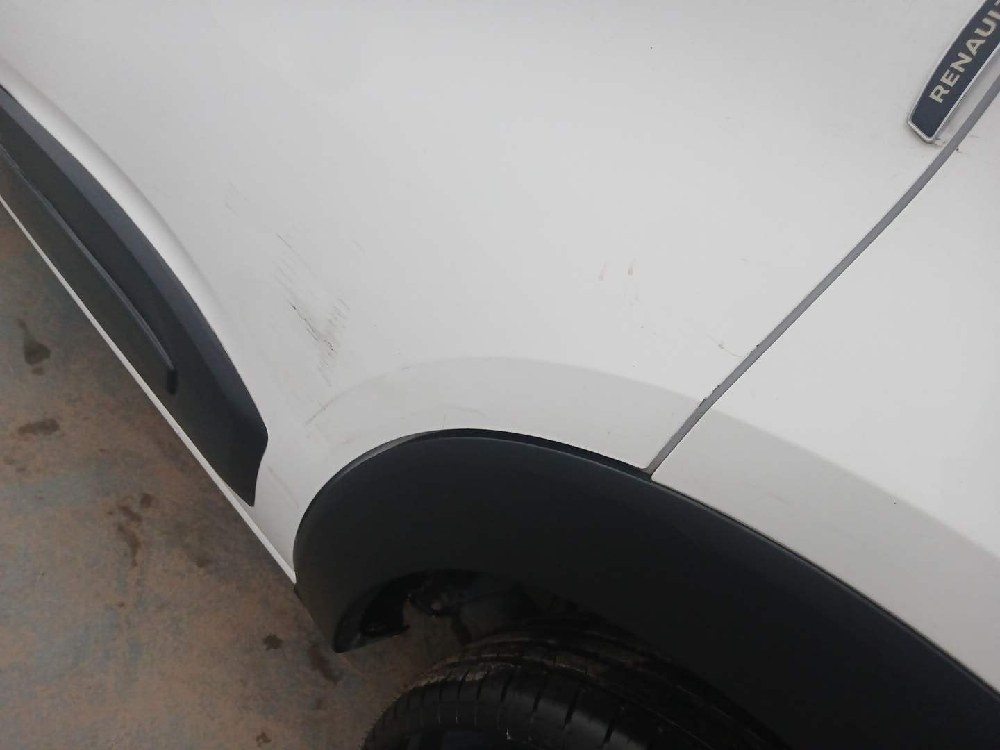 Used 2022 Renault Triber RXZ Petrol Manual dents MINOR DENT