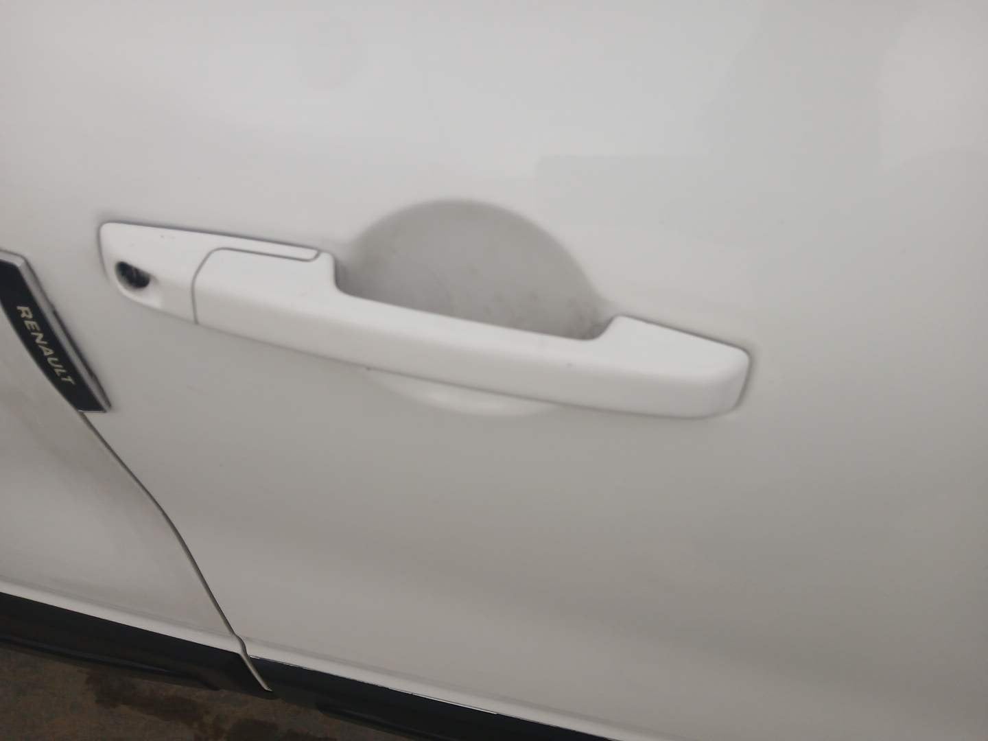 Used 2022 Renault Triber RXZ Petrol Manual dents MINOR SCRATCH