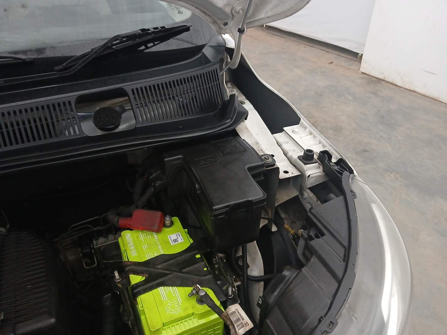 Used 2022 Renault Triber RXZ Petrol Manual engine ENGINE LEFT SIDE HINGE & APRON VIEW