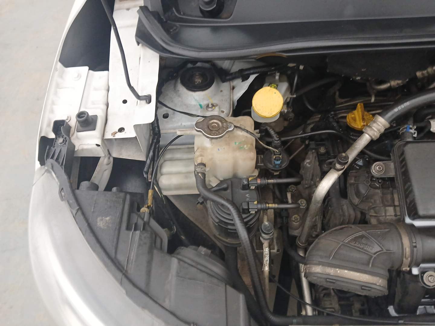 Used 2022 Renault Triber RXZ Petrol Manual engine ENGINE RIGHT SIDE VIEW